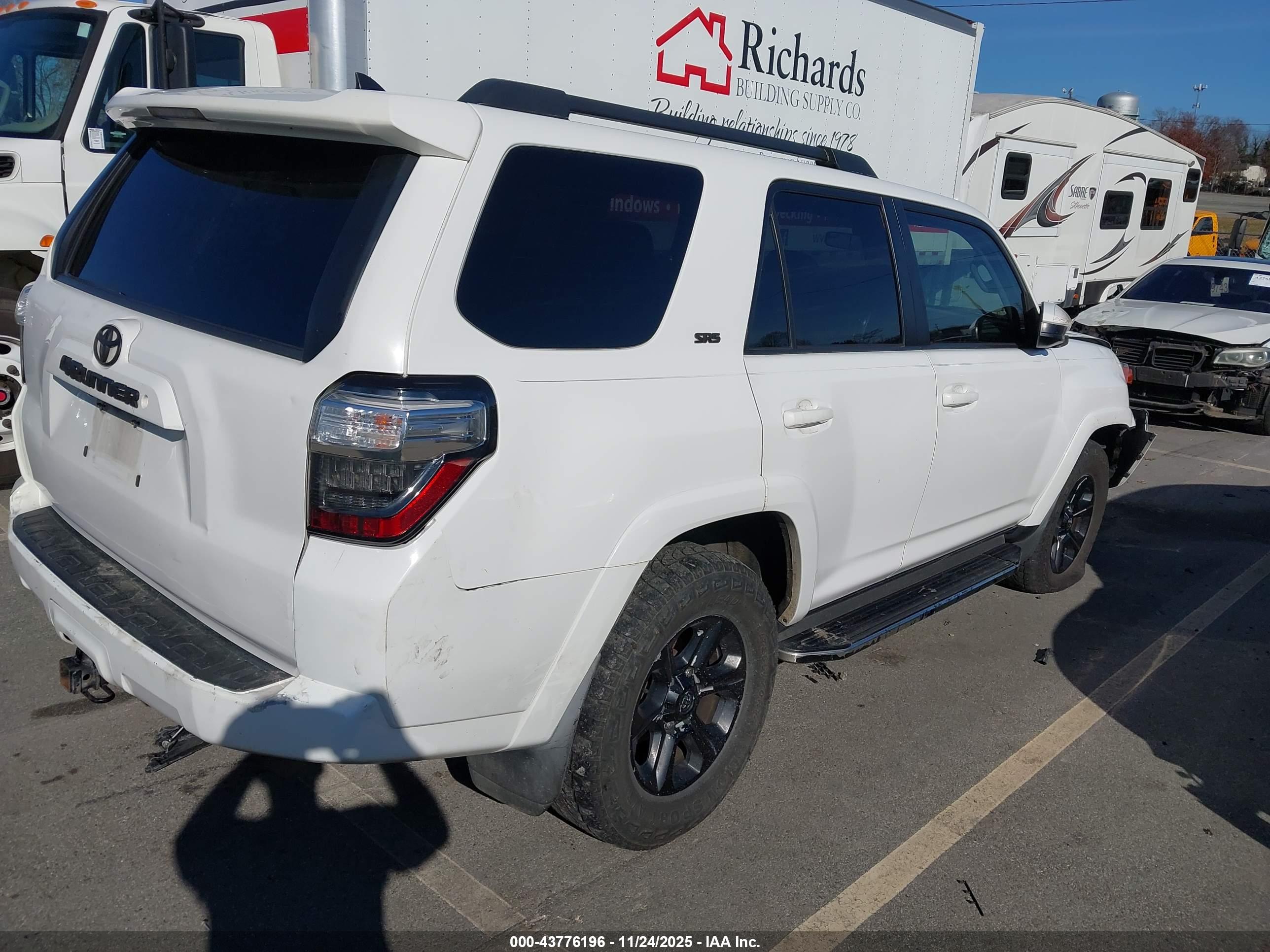 TOYOTA 4RUNNER image 4