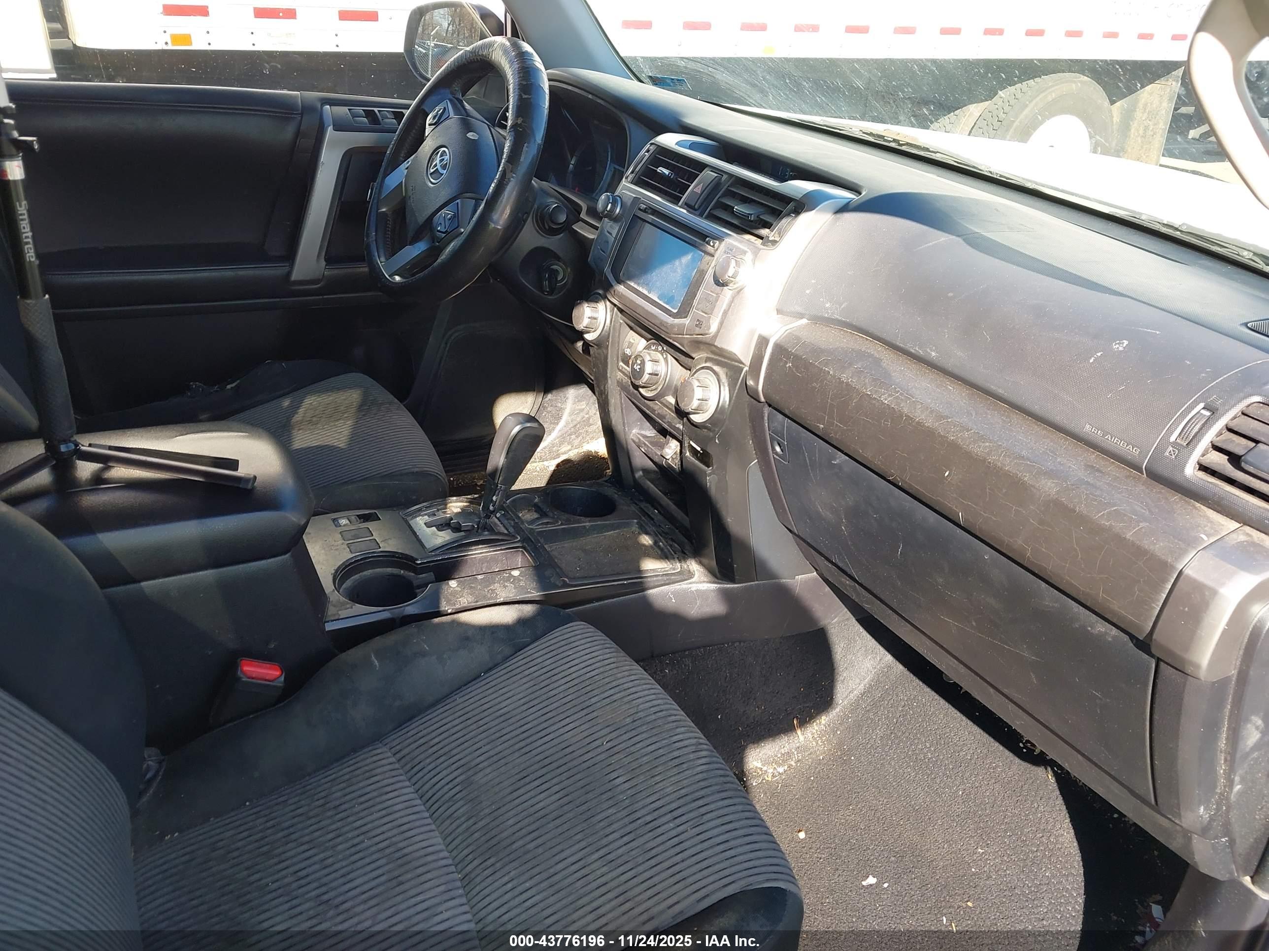 TOYOTA 4RUNNER image 5