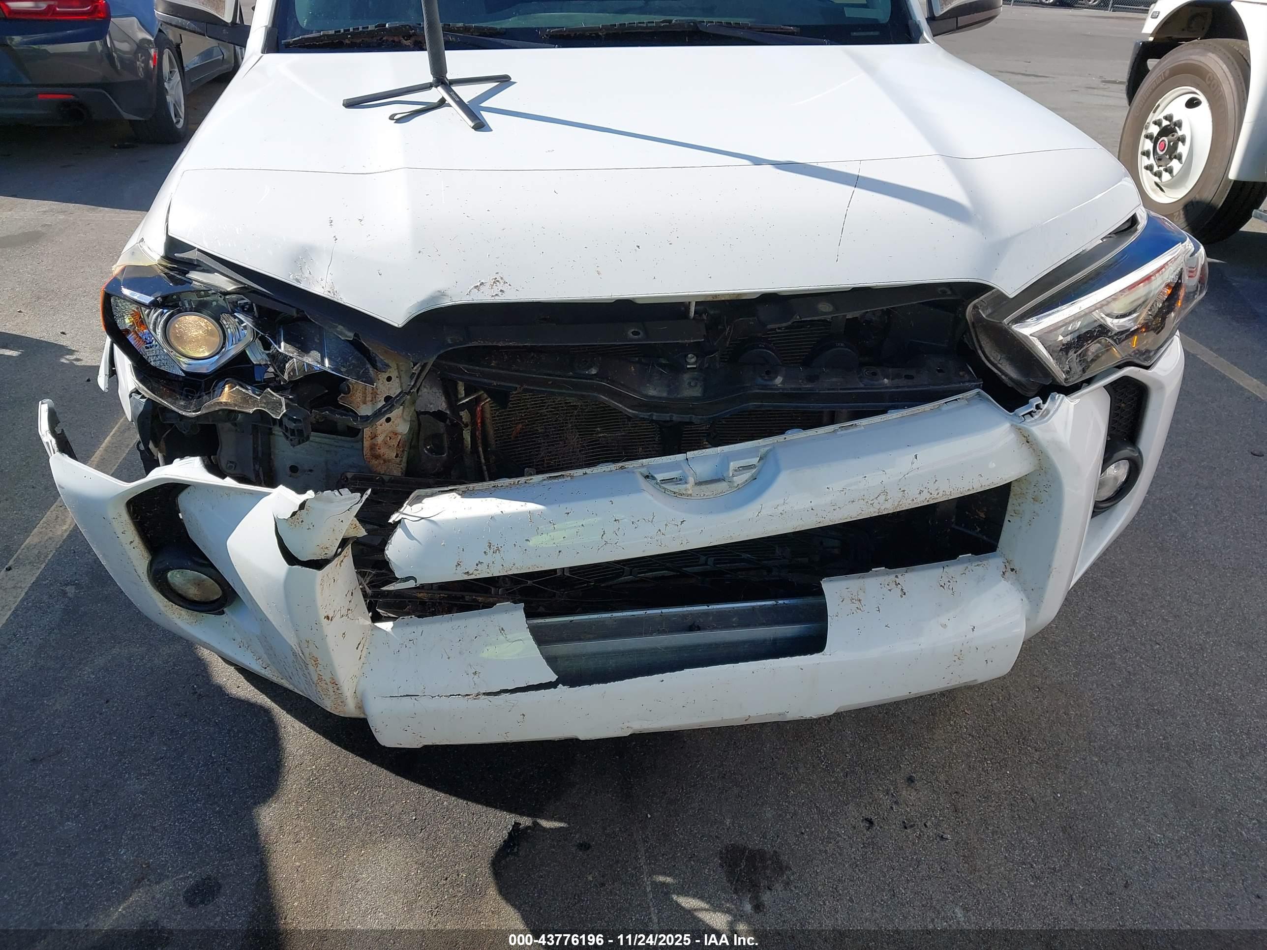 TOYOTA 4RUNNER image 6