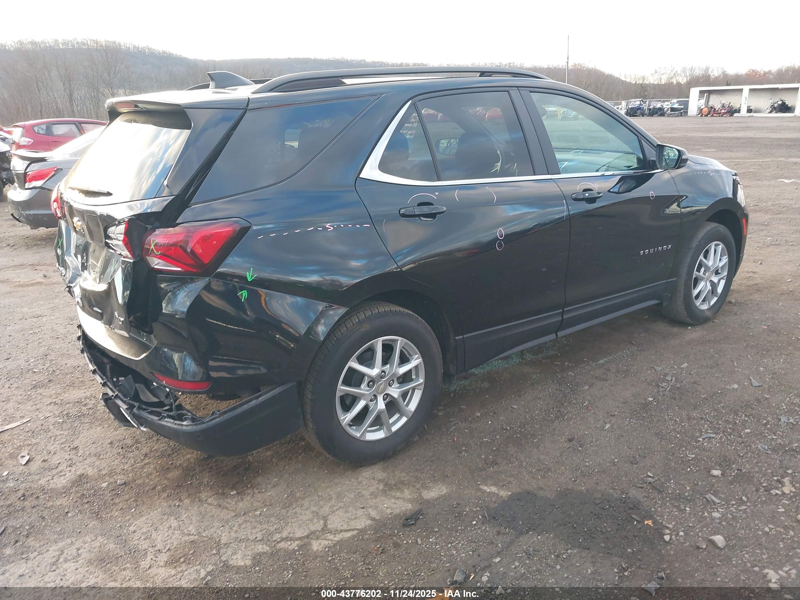 CHEVROLET EQUINOX image 4