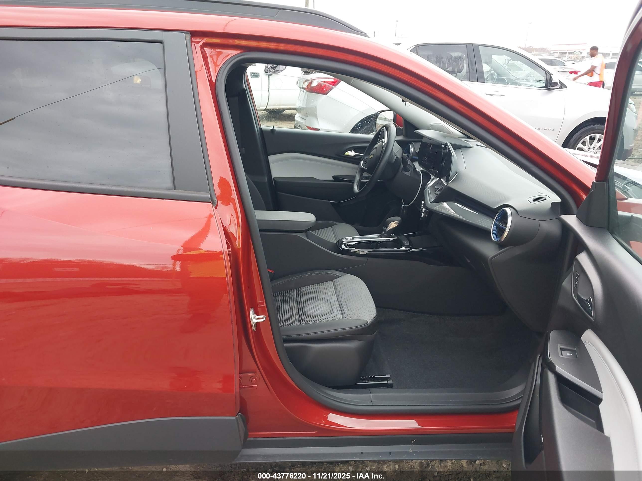 CHEVROLET TRAX image 5