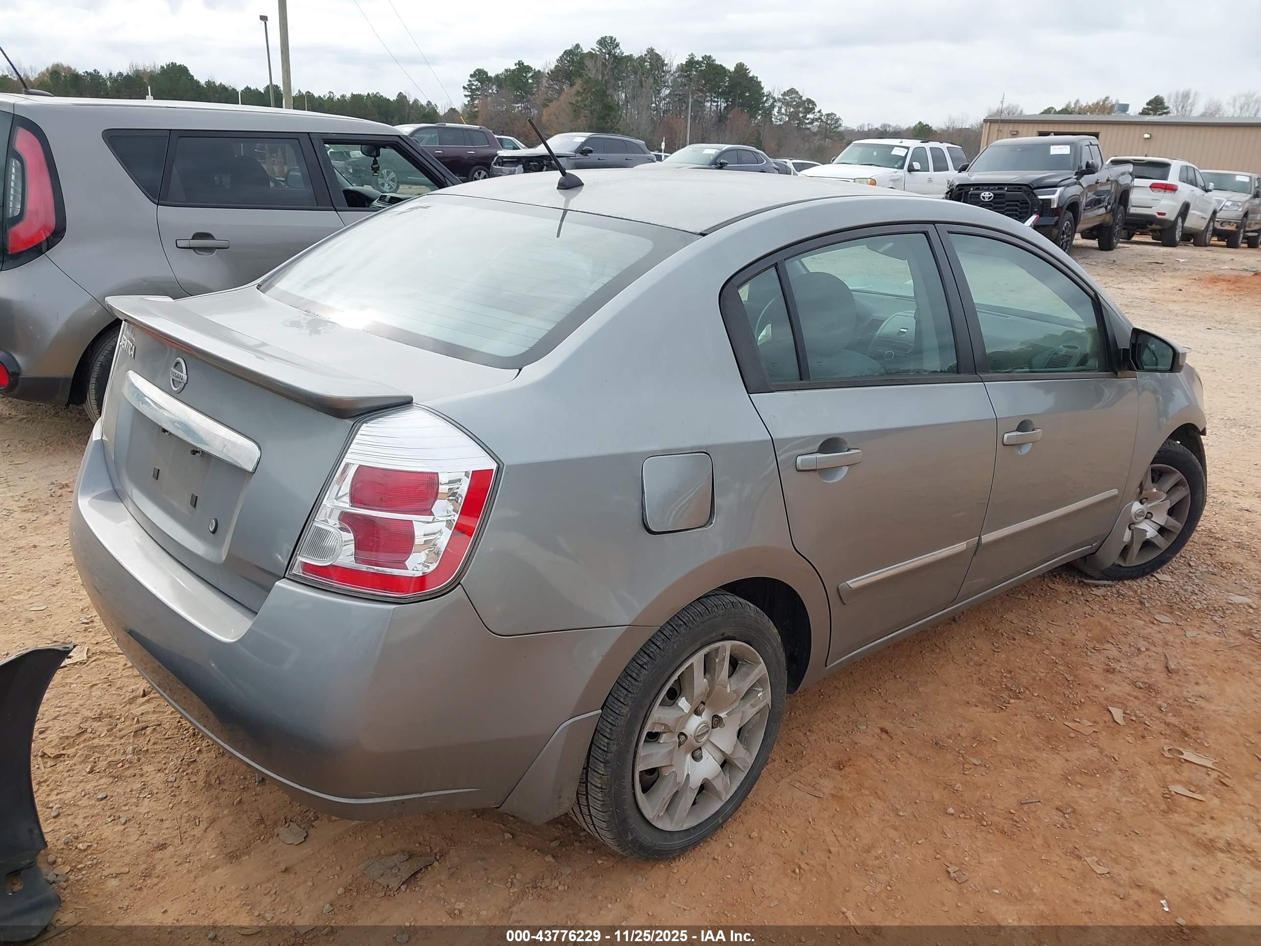 NISSAN SENTRA image 4