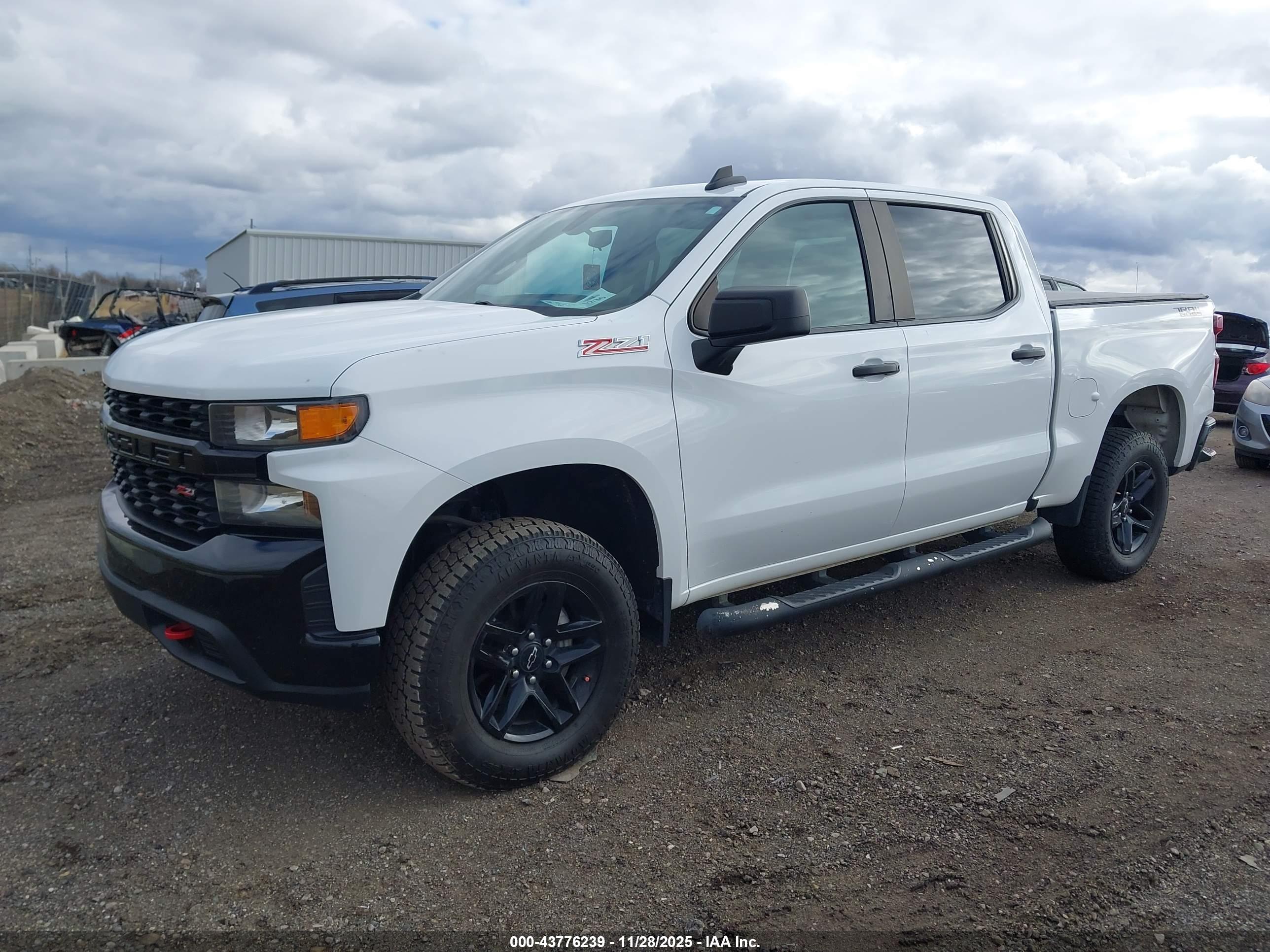 CHEVROLET SILVERADO image 2