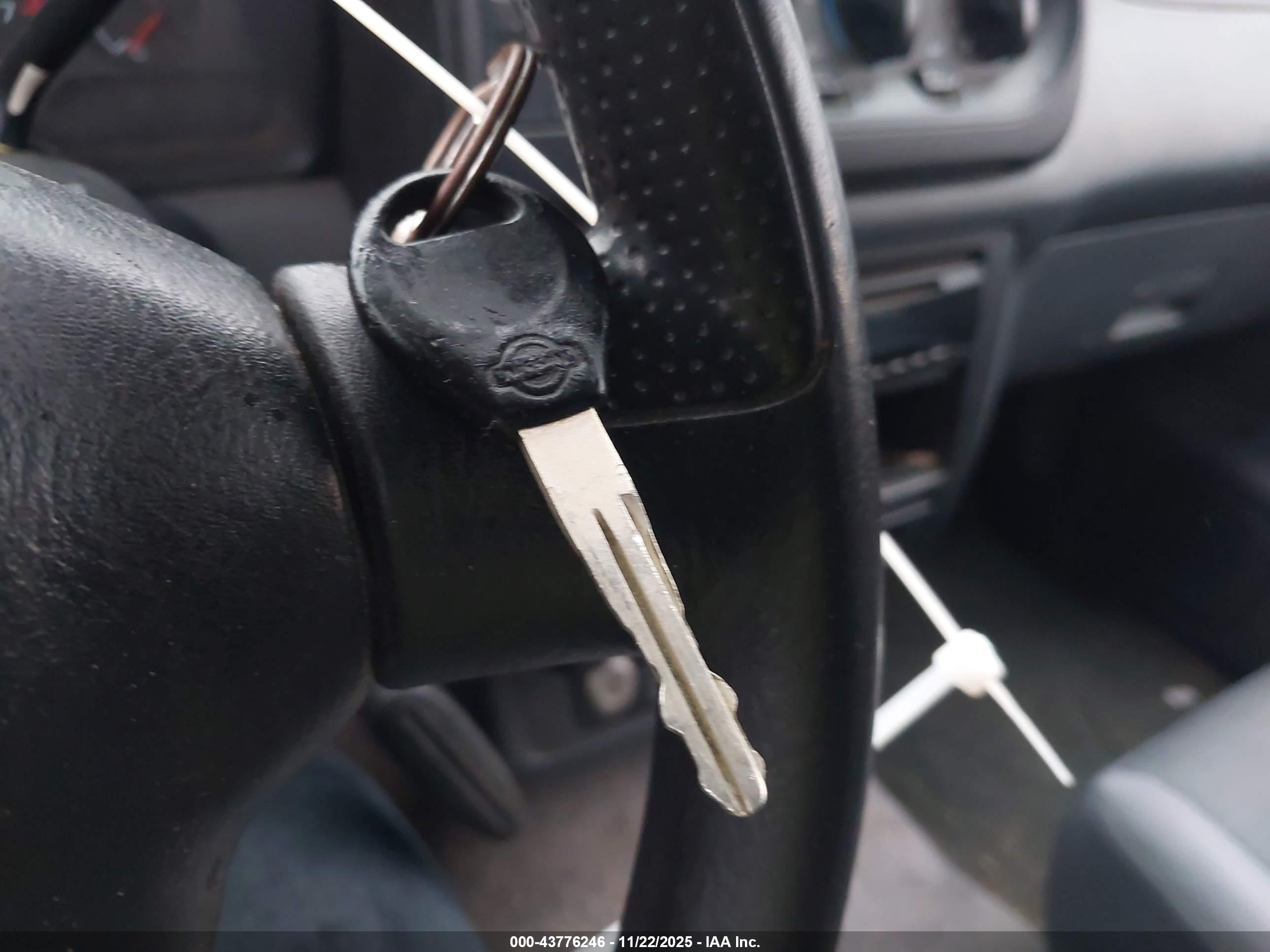 NISSAN FRONTIER image 11
