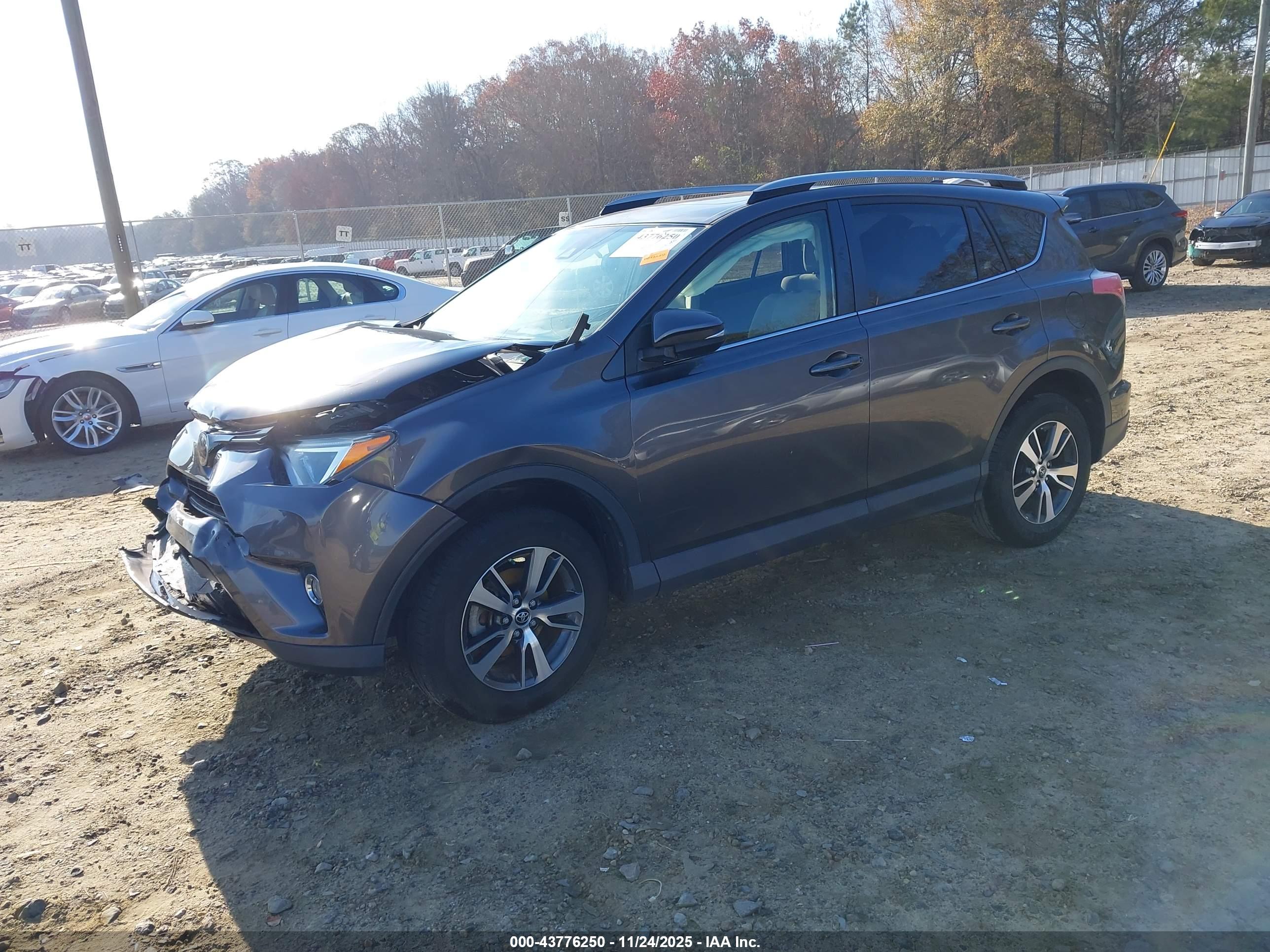 TOYOTA RAV4 image 2
