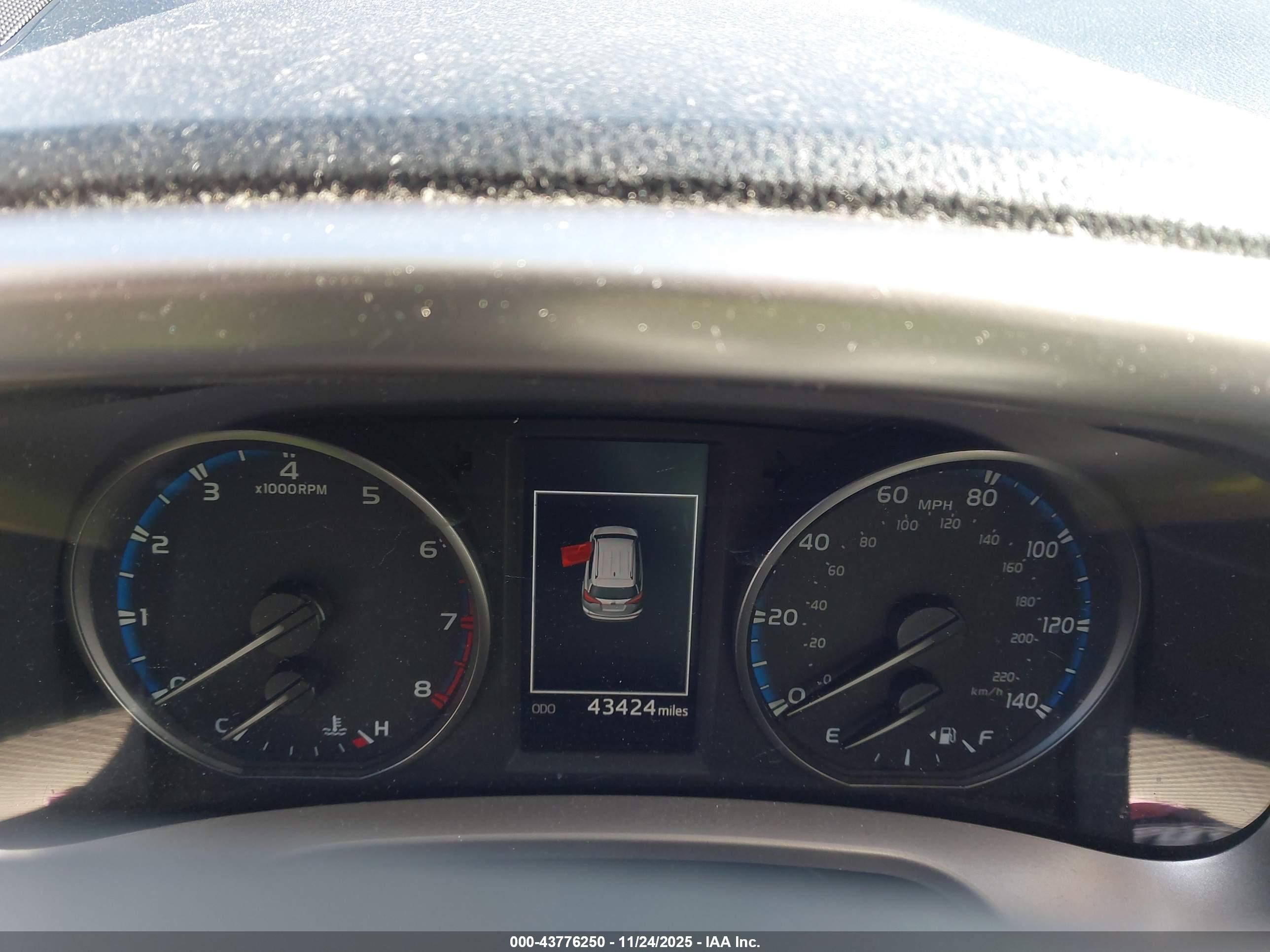 TOYOTA RAV4 image 7
