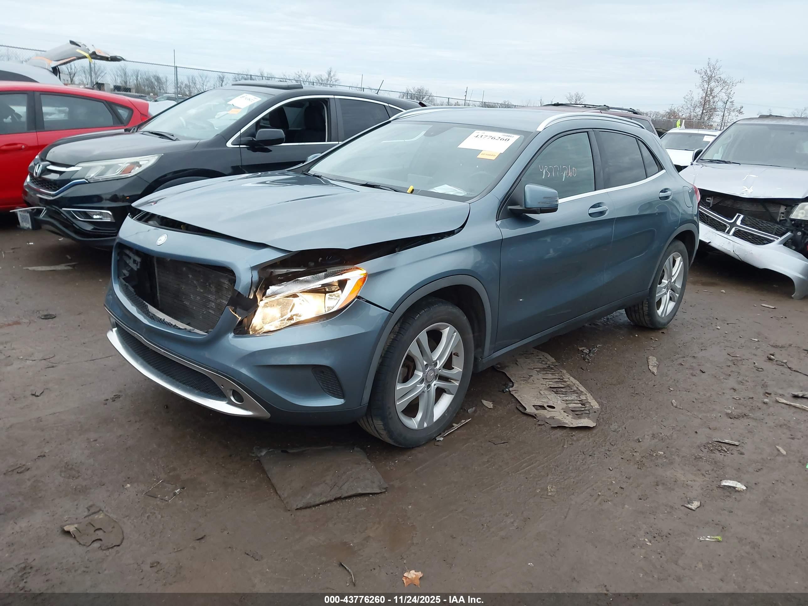 MERCEDES-BENZ GLA image 2