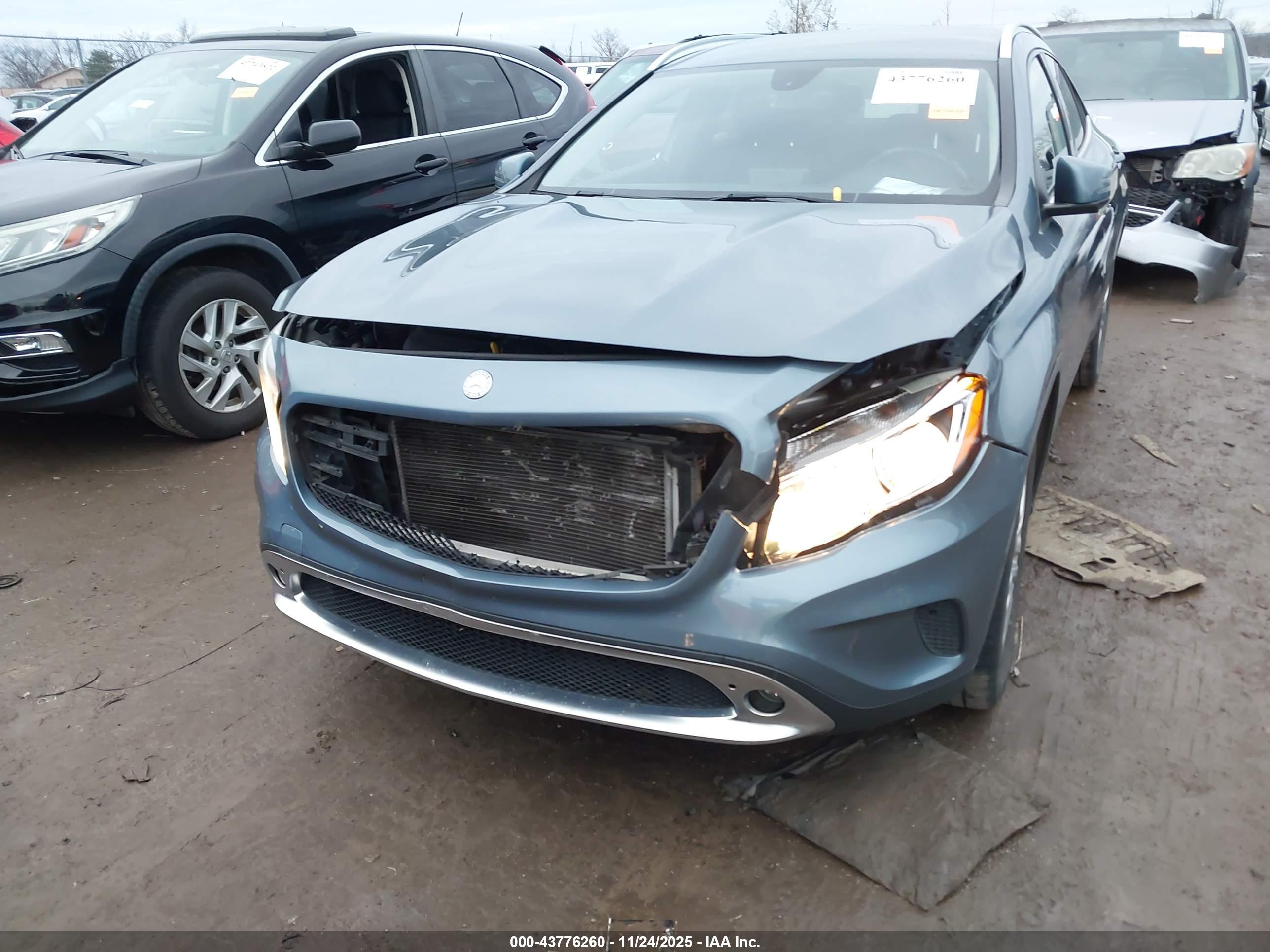 MERCEDES-BENZ GLA image 6