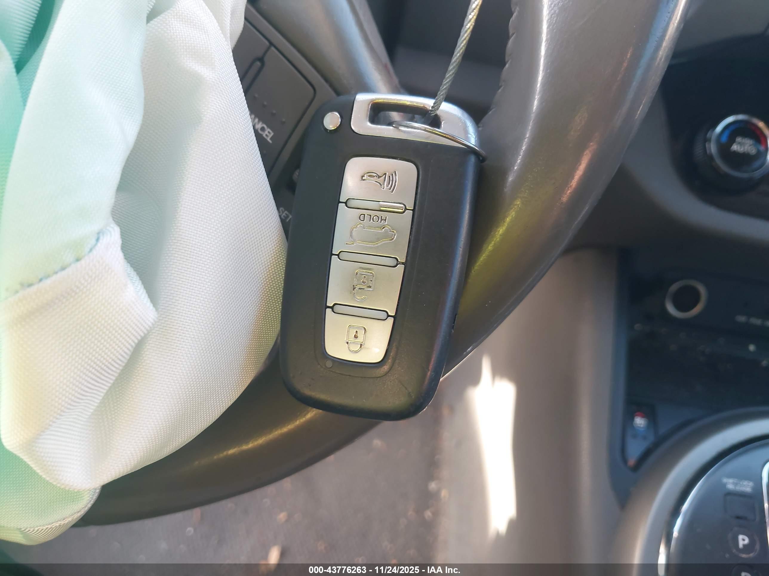 KIA SPORTAGE image 11
