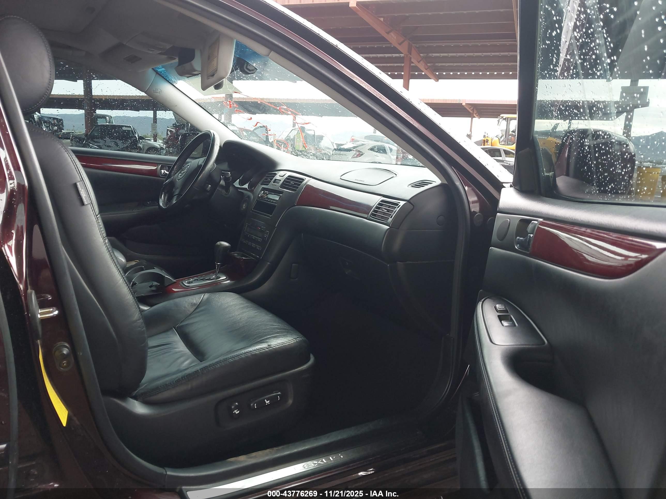 LEXUS ES image 5