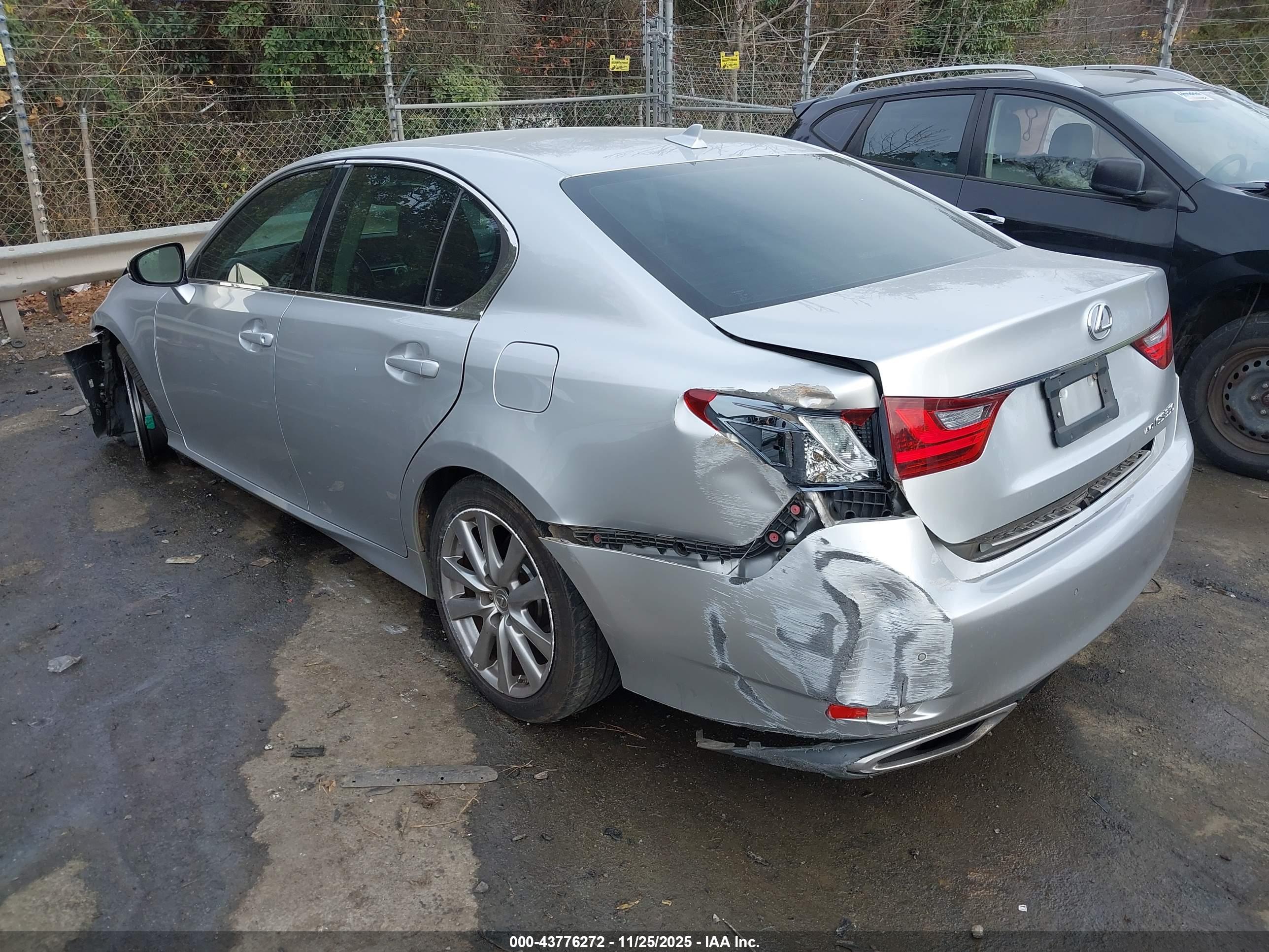 LEXUS GS image 3