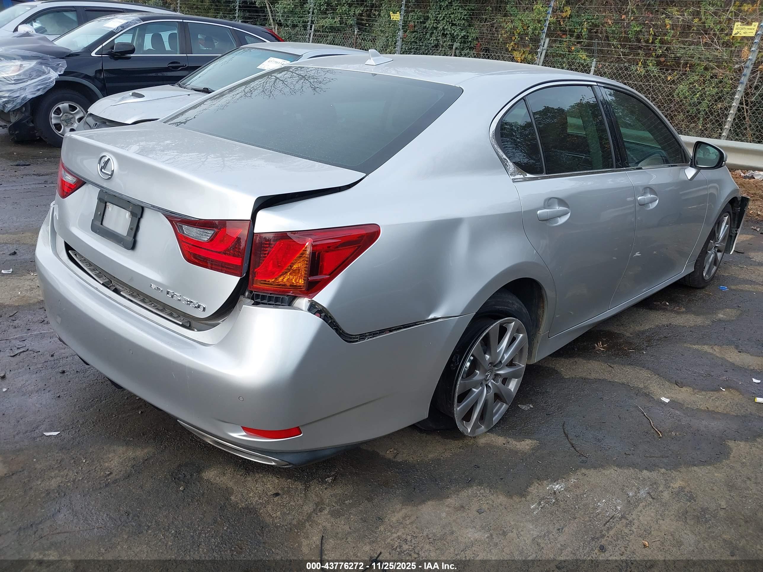LEXUS GS image 4
