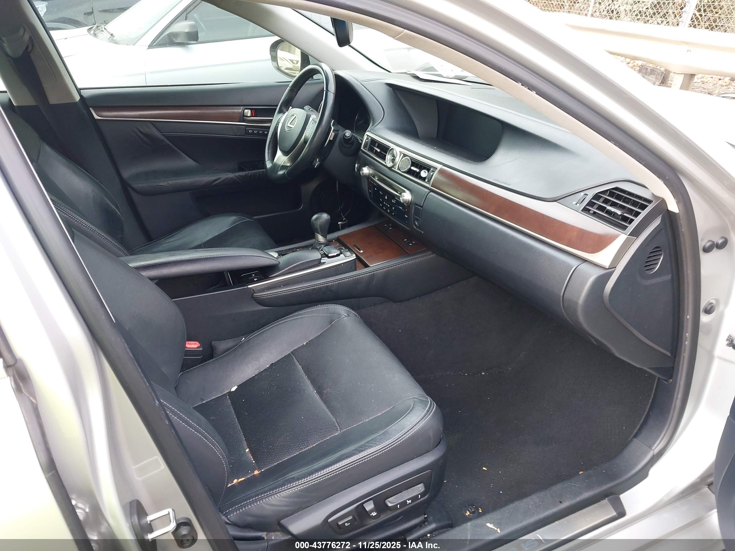 LEXUS GS image 5