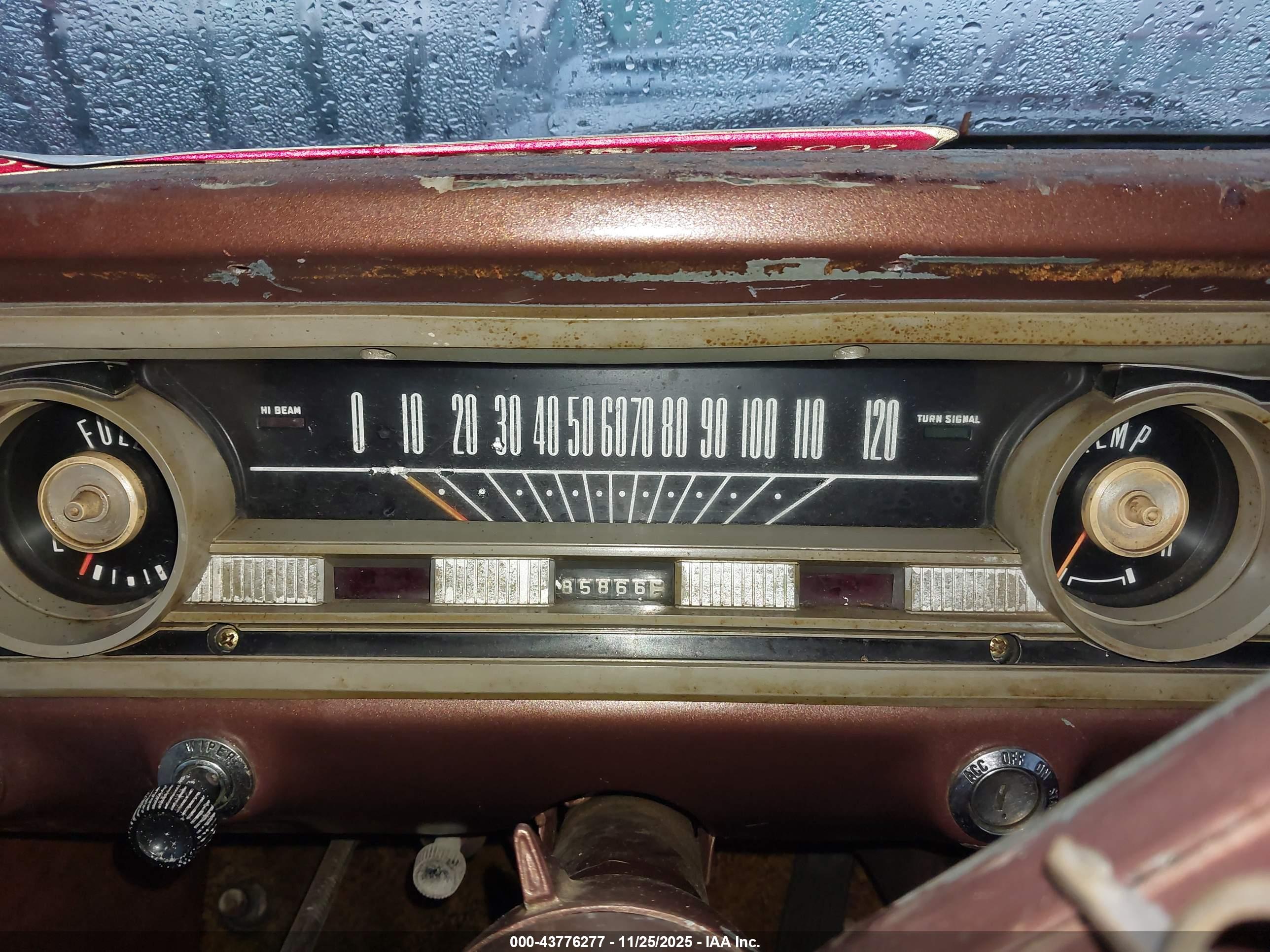 FORD FALCON image 7