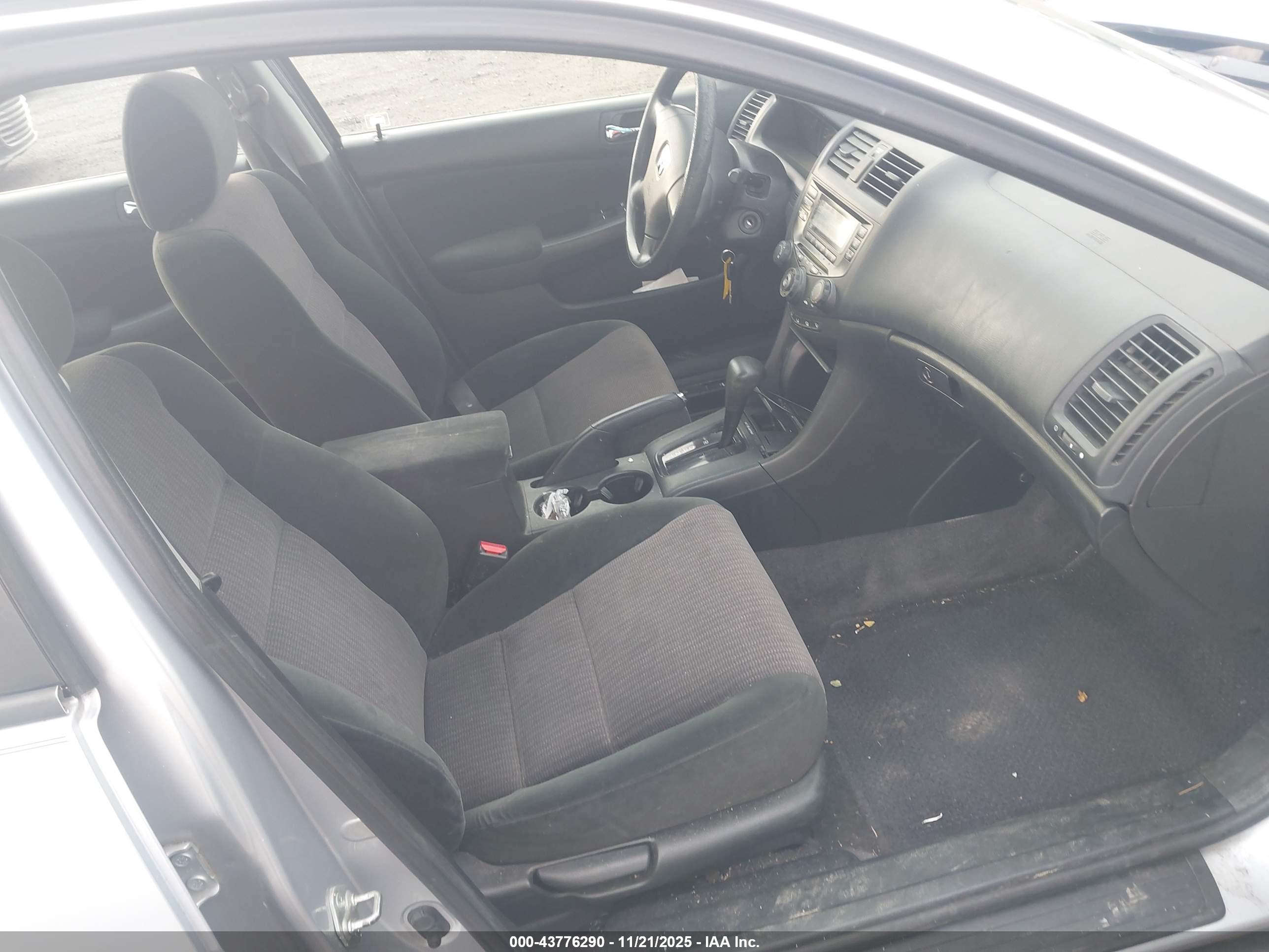 HONDA ACCORD image 5