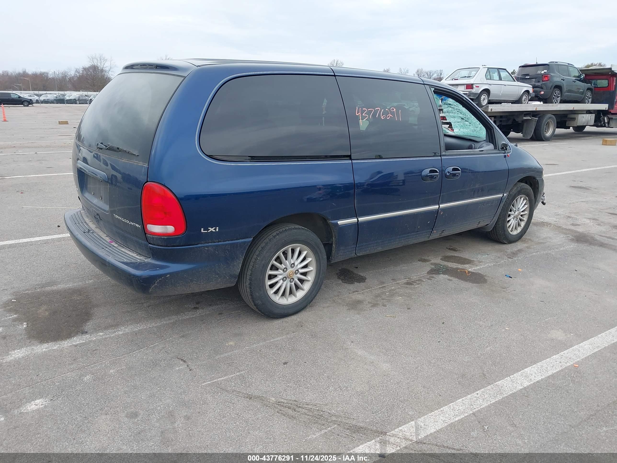 CHRYSLER TOWN image 4