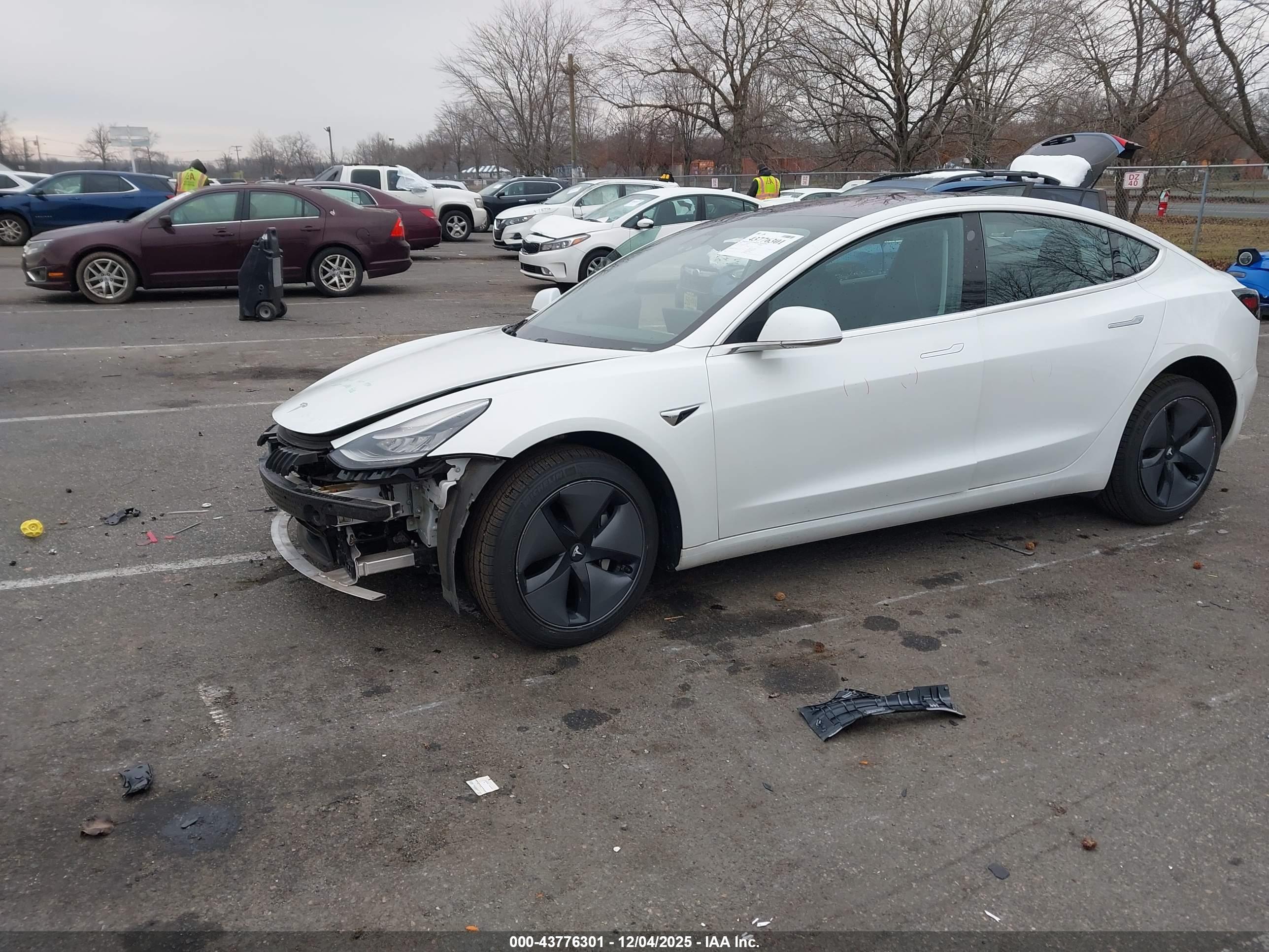 TESLA MODEL image 2