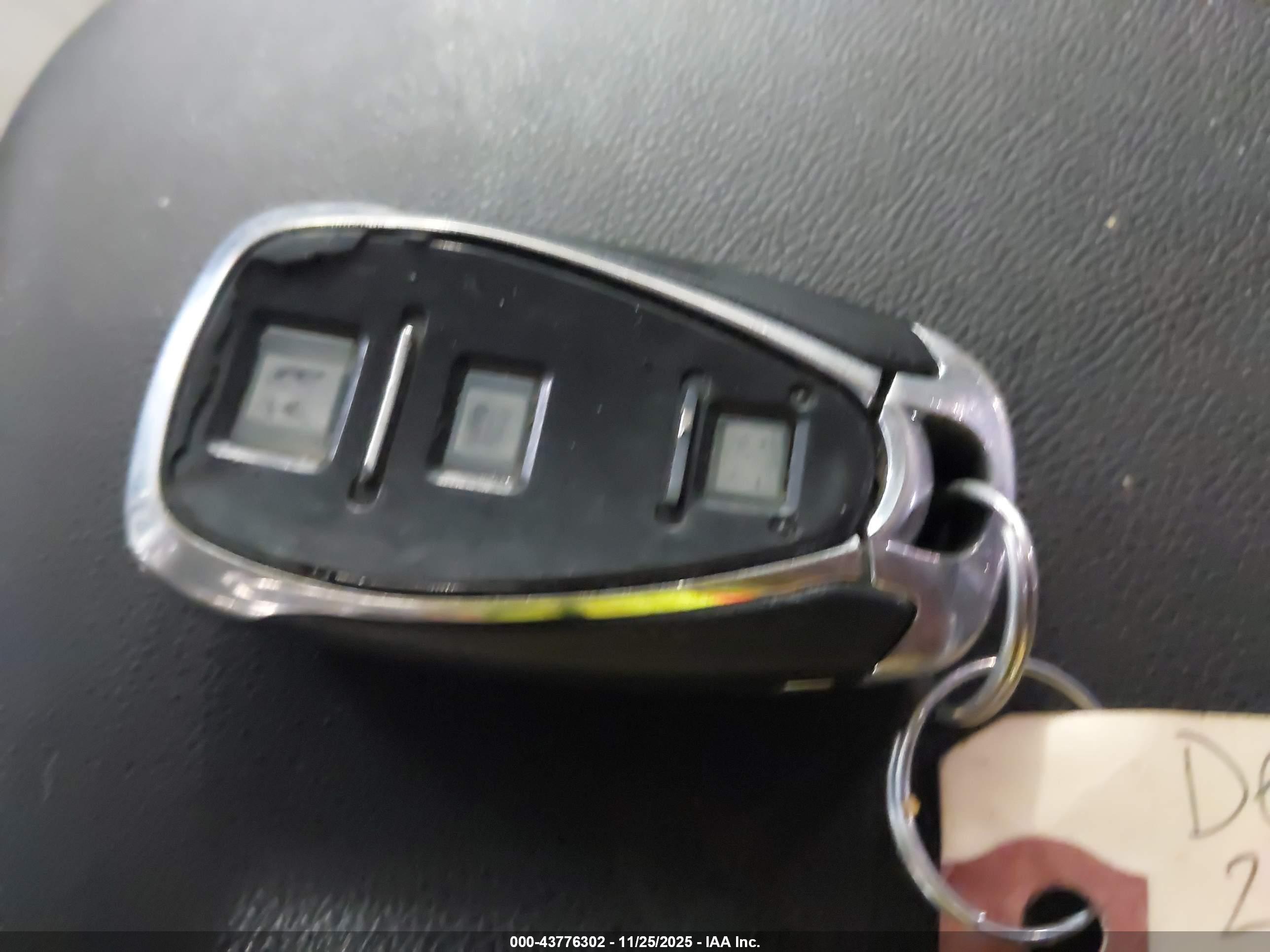 CHEVROLET EQUINOX image 11