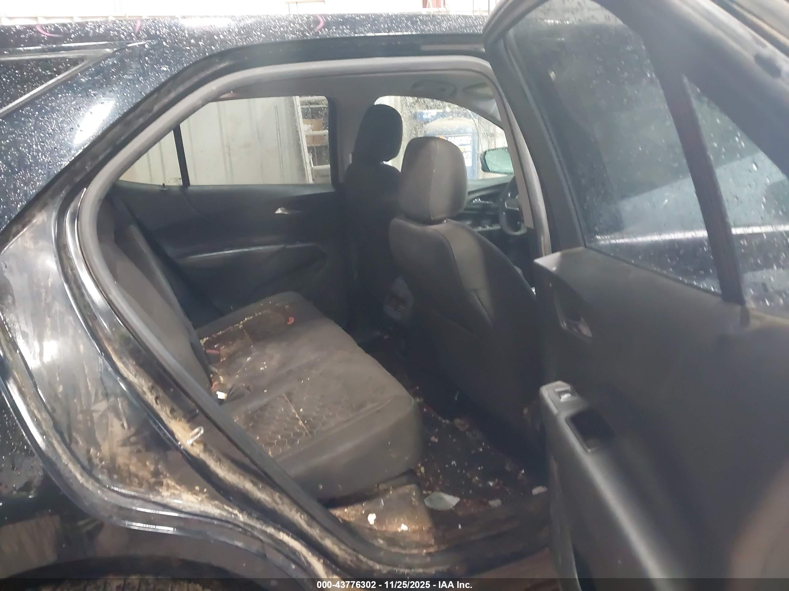 CHEVROLET EQUINOX image 8