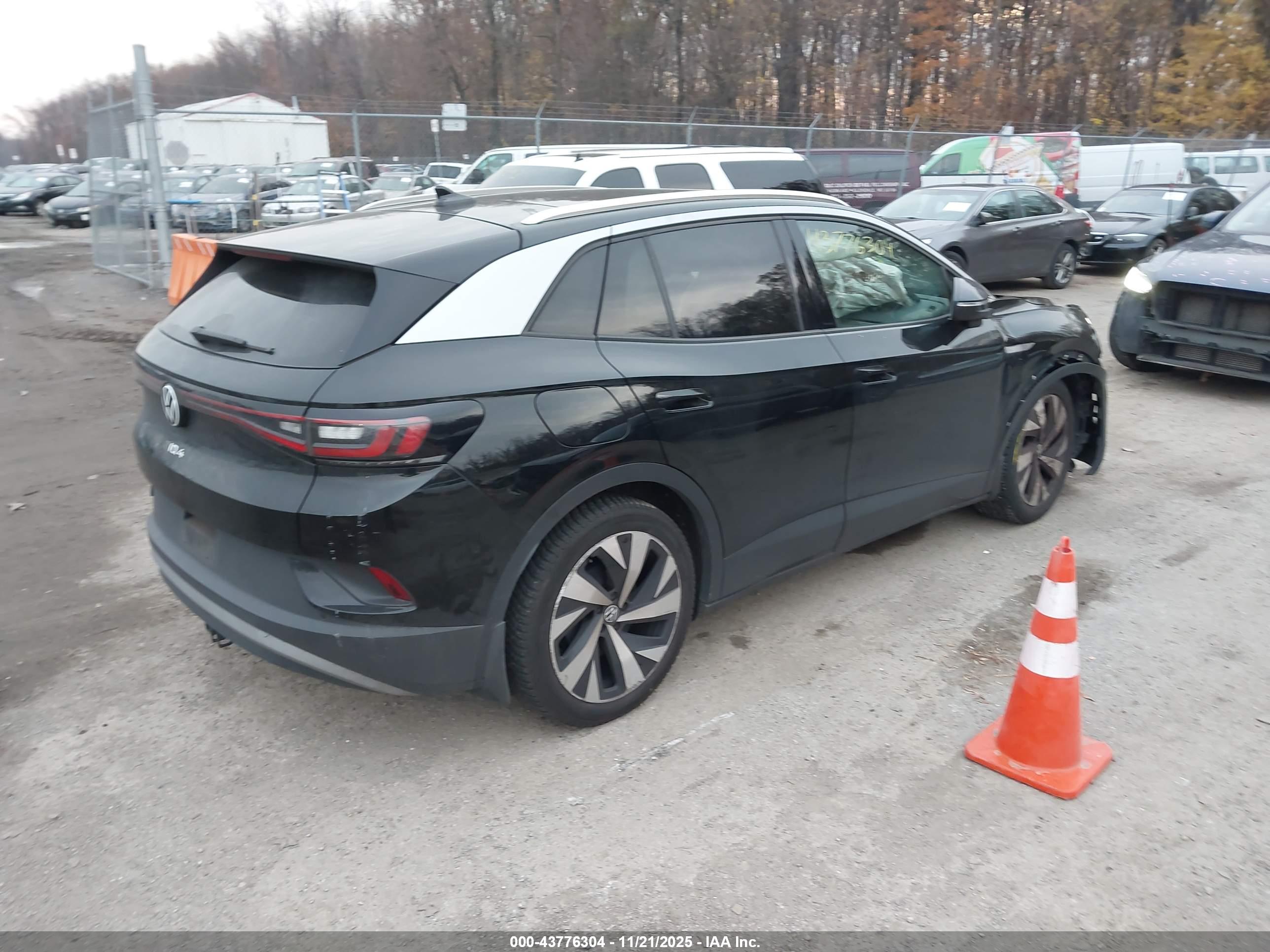 VOLKSWAGEN ID.4 image 4