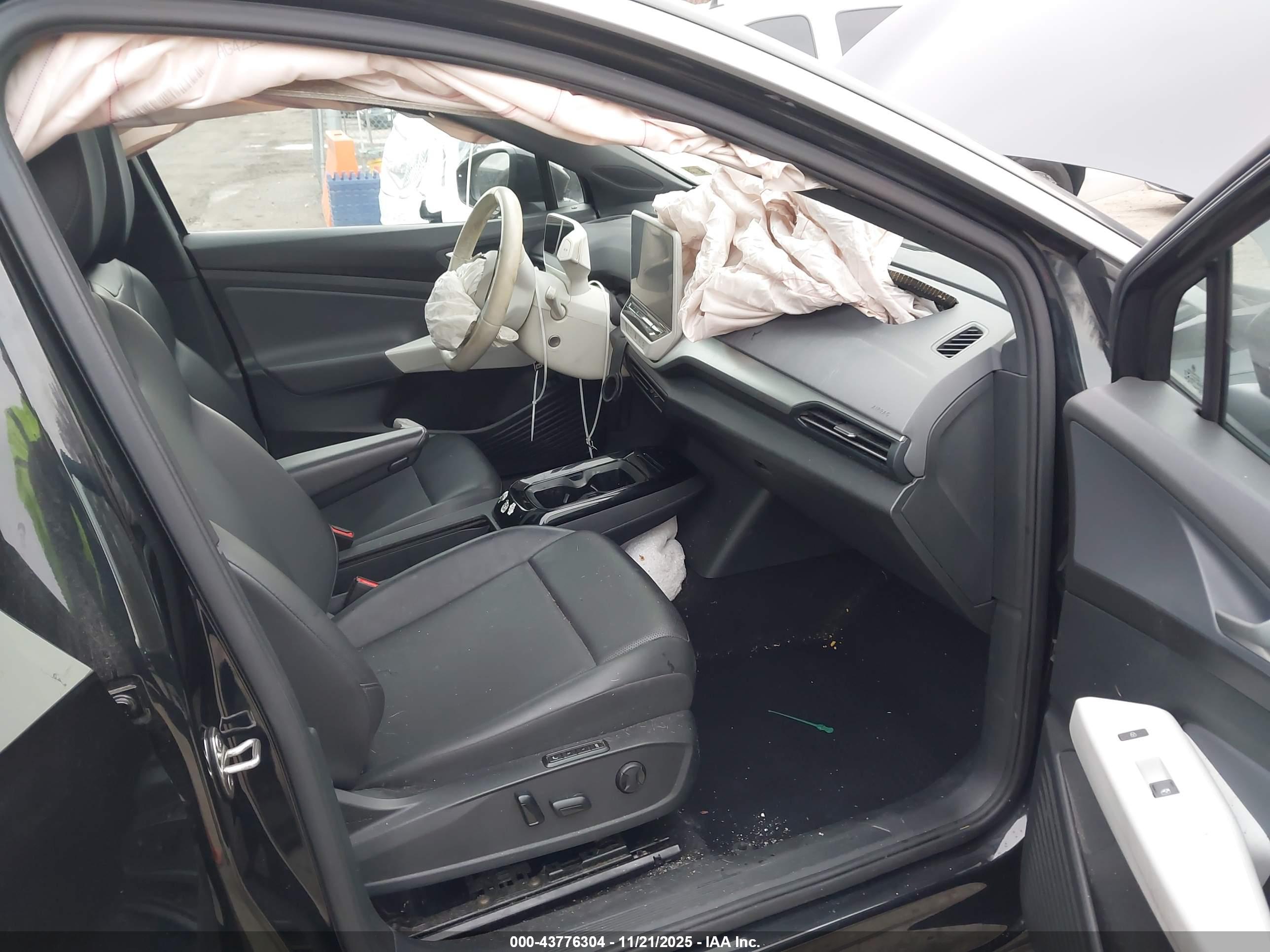VOLKSWAGEN ID.4 image 5