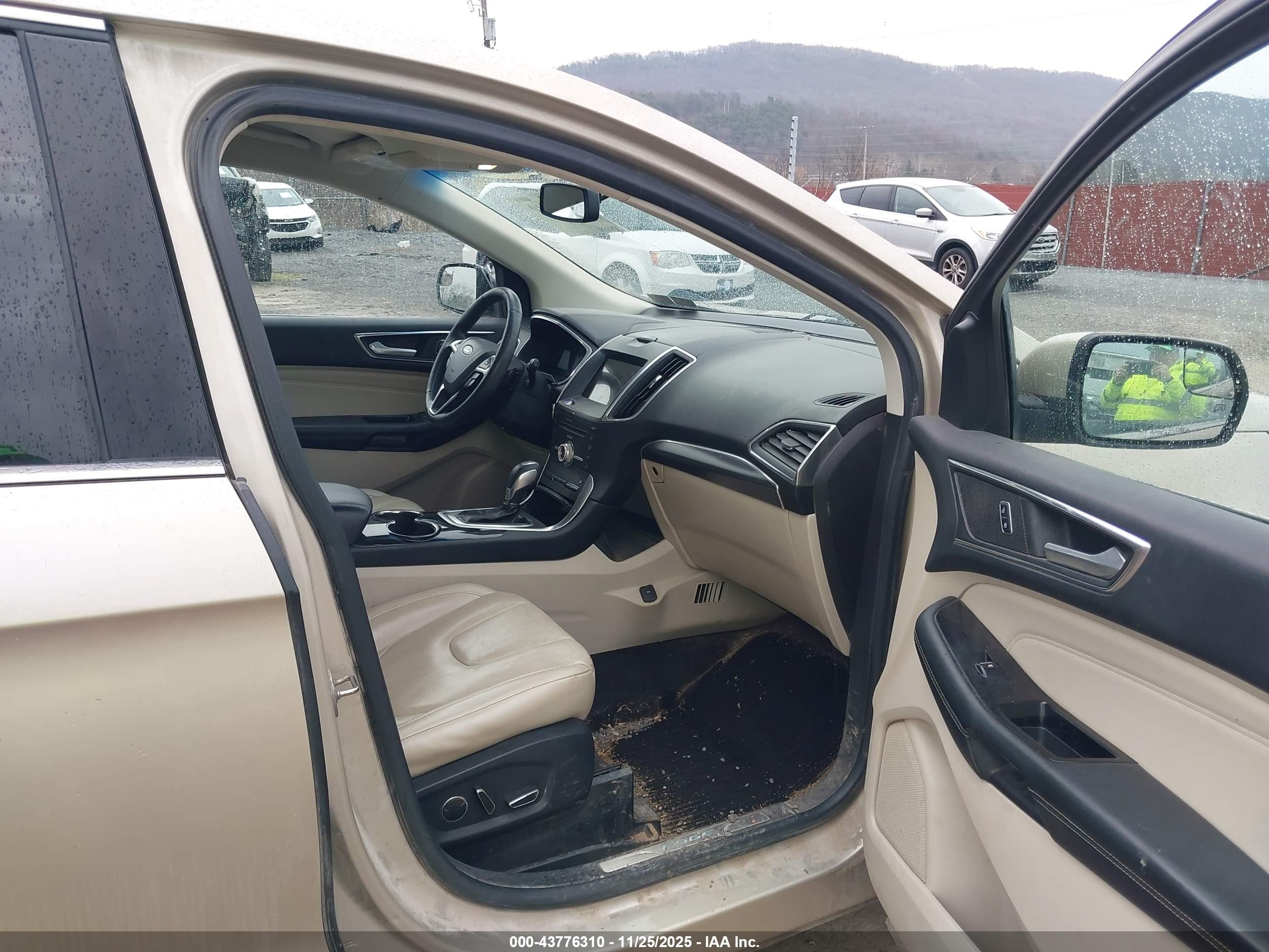 FORD EDGE image 5