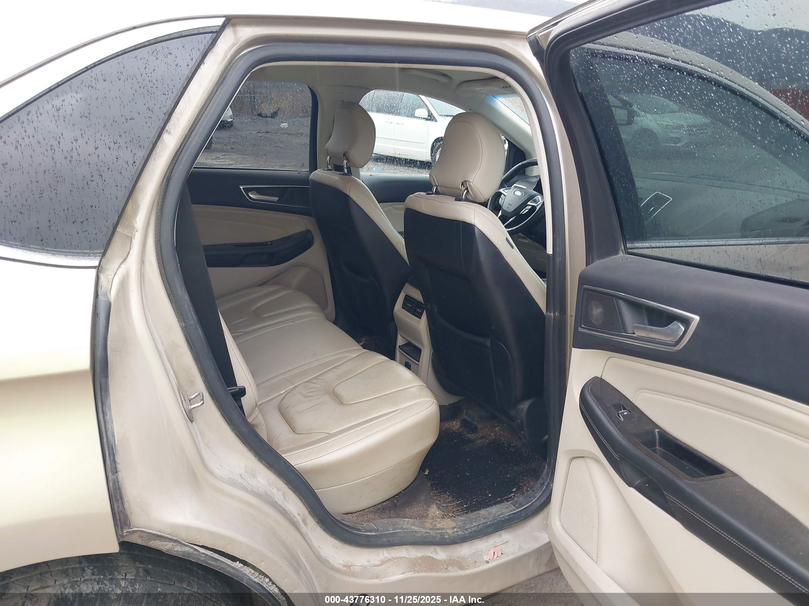 FORD EDGE image 8