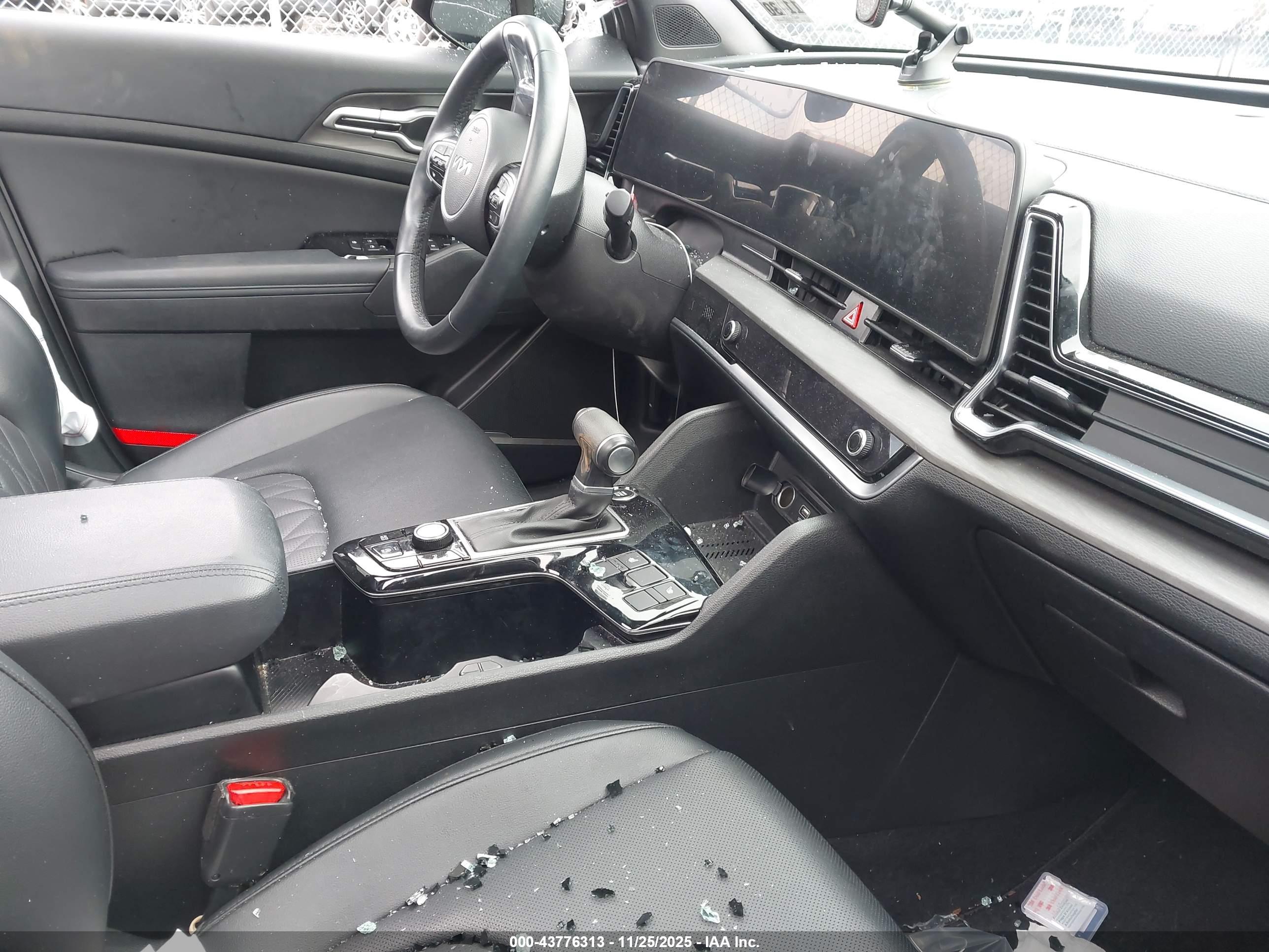KIA SPORTAGE image 5