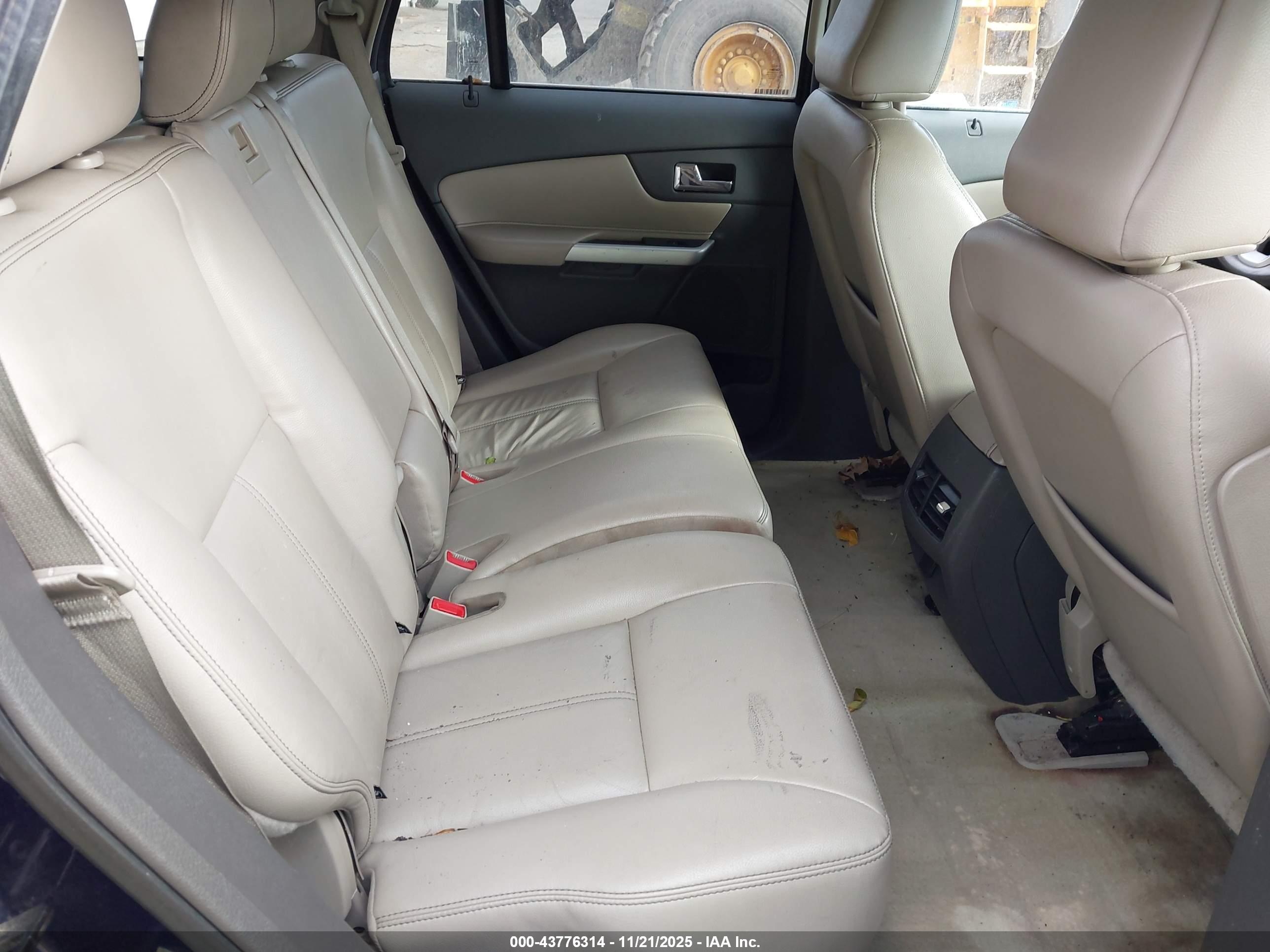 FORD EDGE image 8