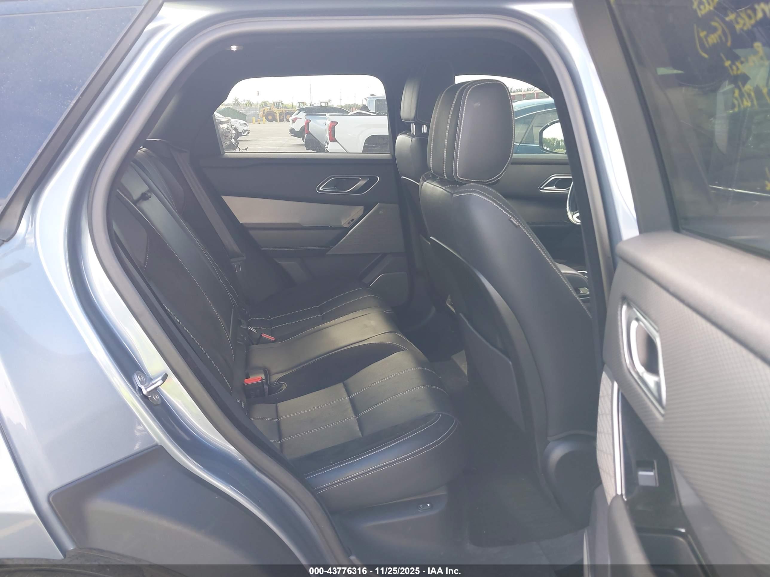 LAND ROVER image 8