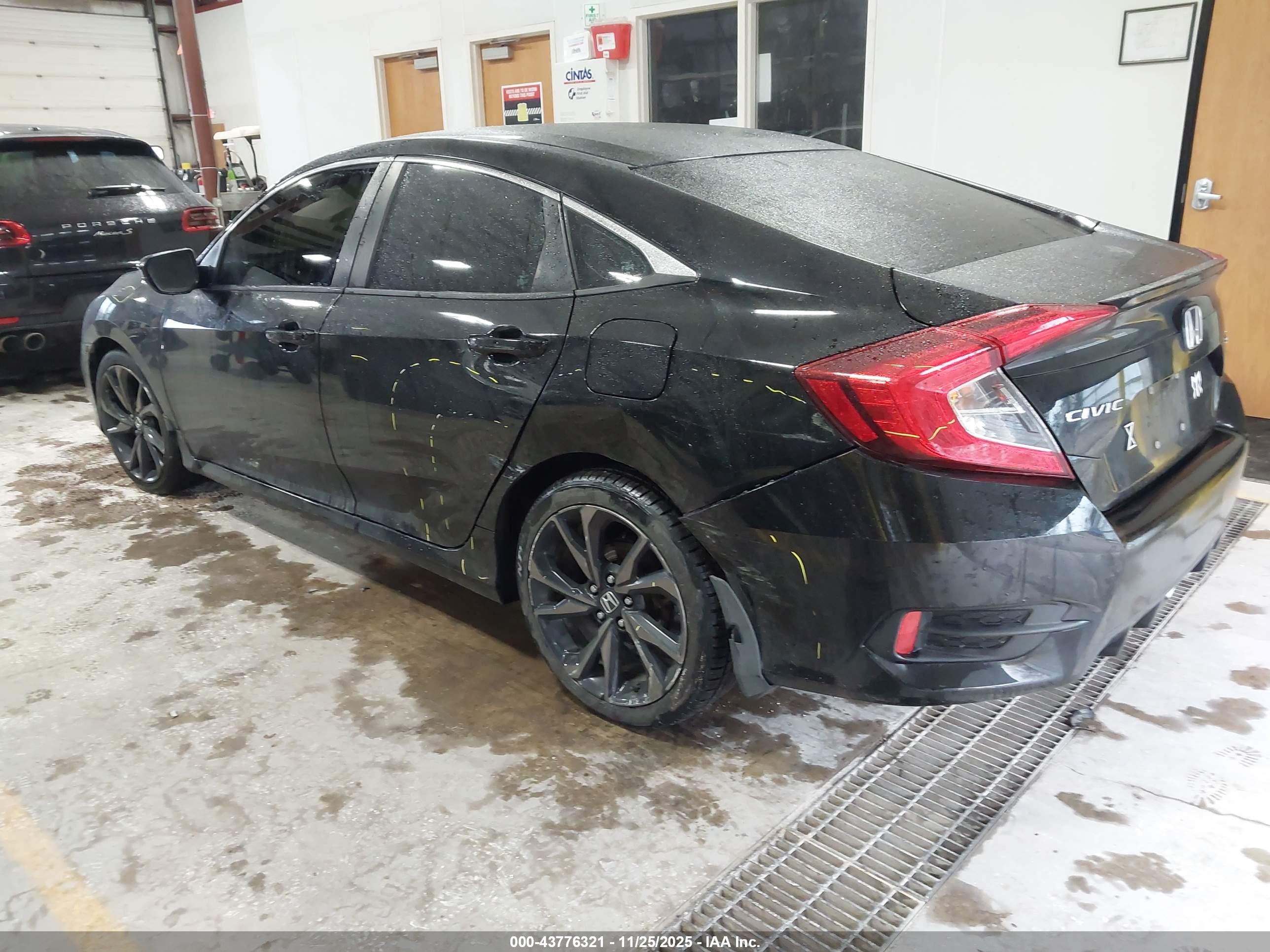 HONDA CIVIC image 3