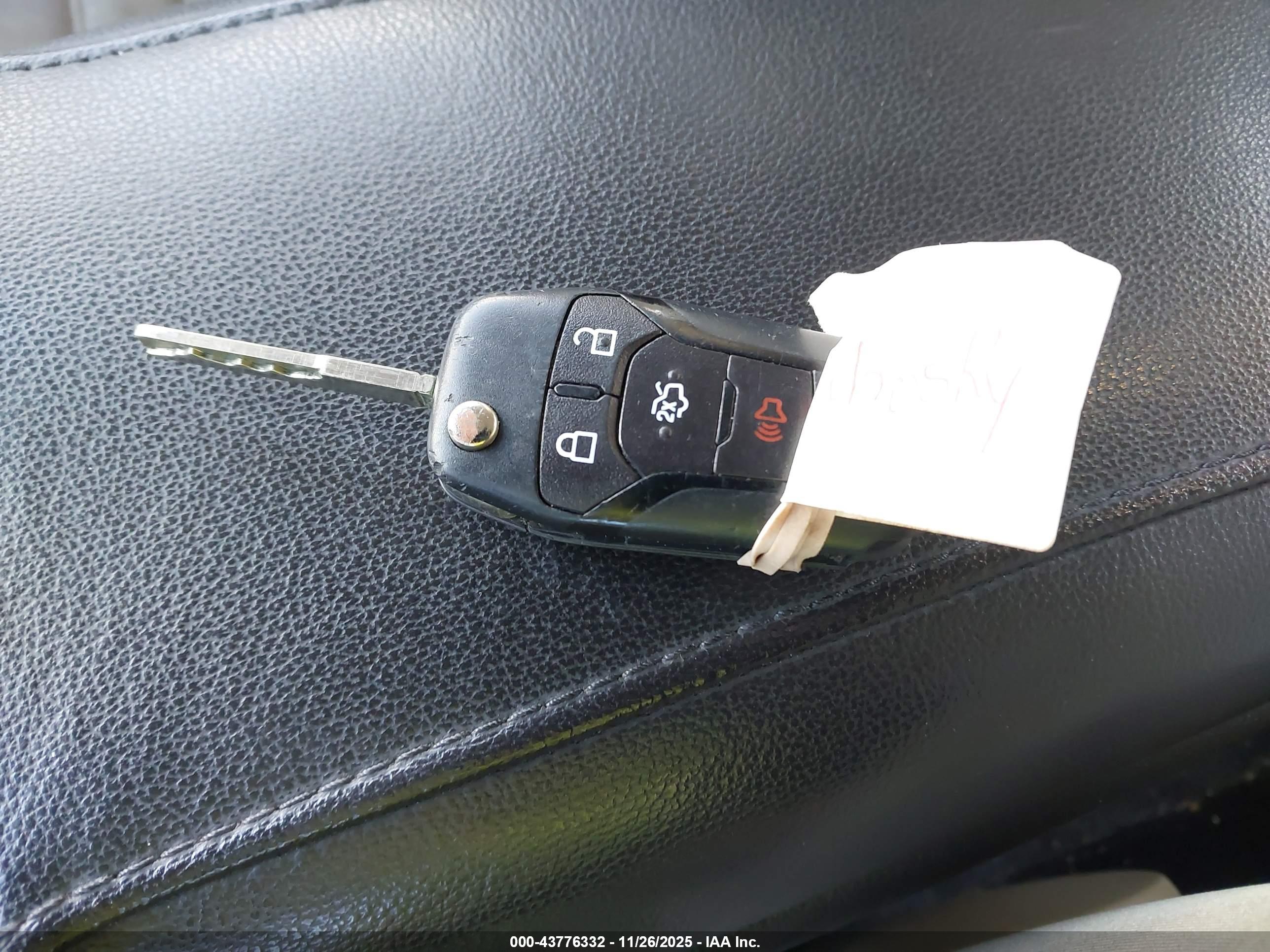 FORD FUSION image 11