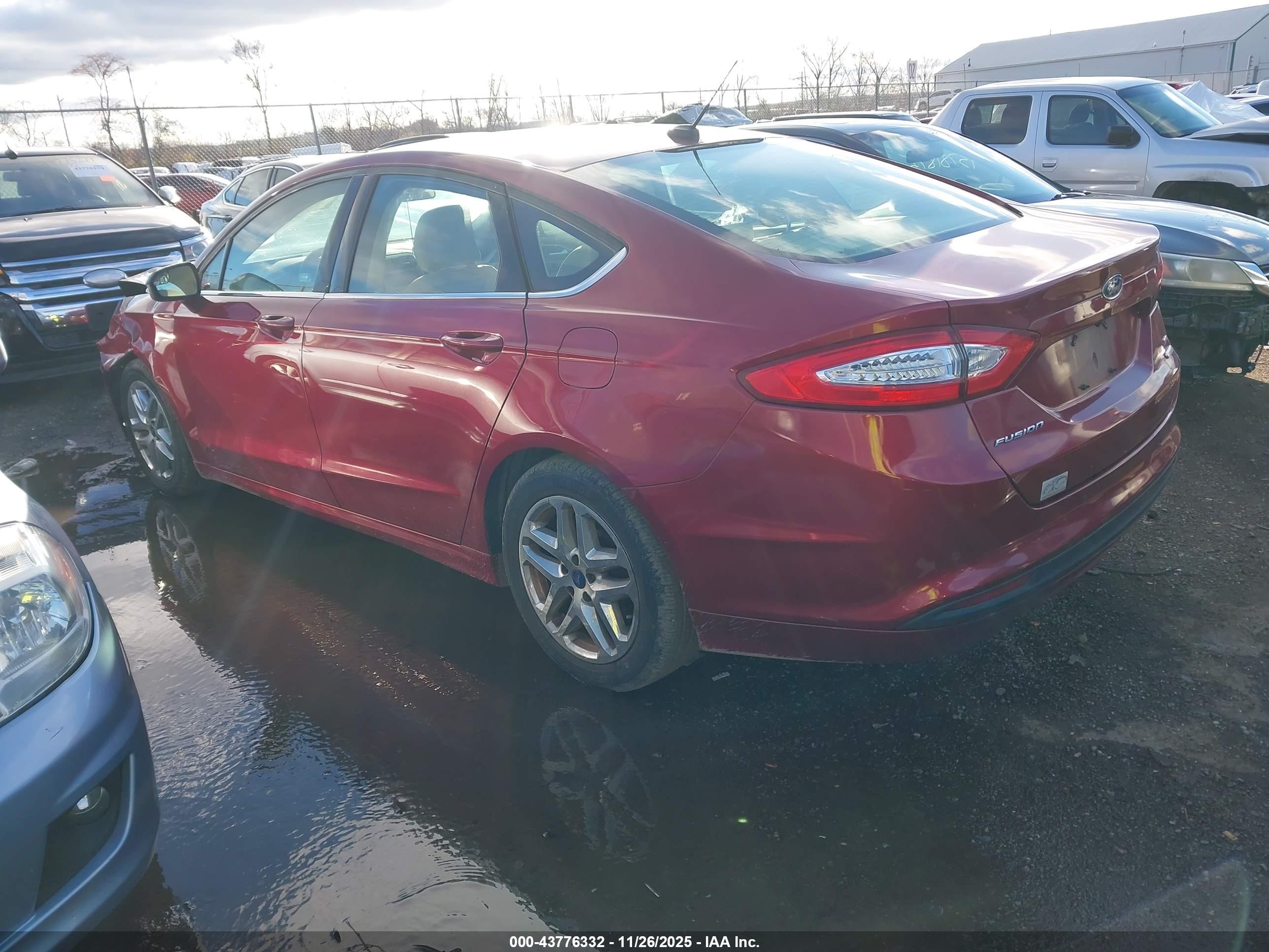 FORD FUSION image 3
