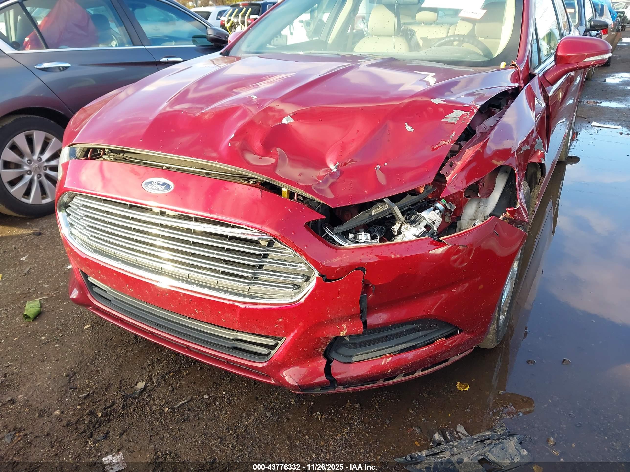 FORD FUSION image 6