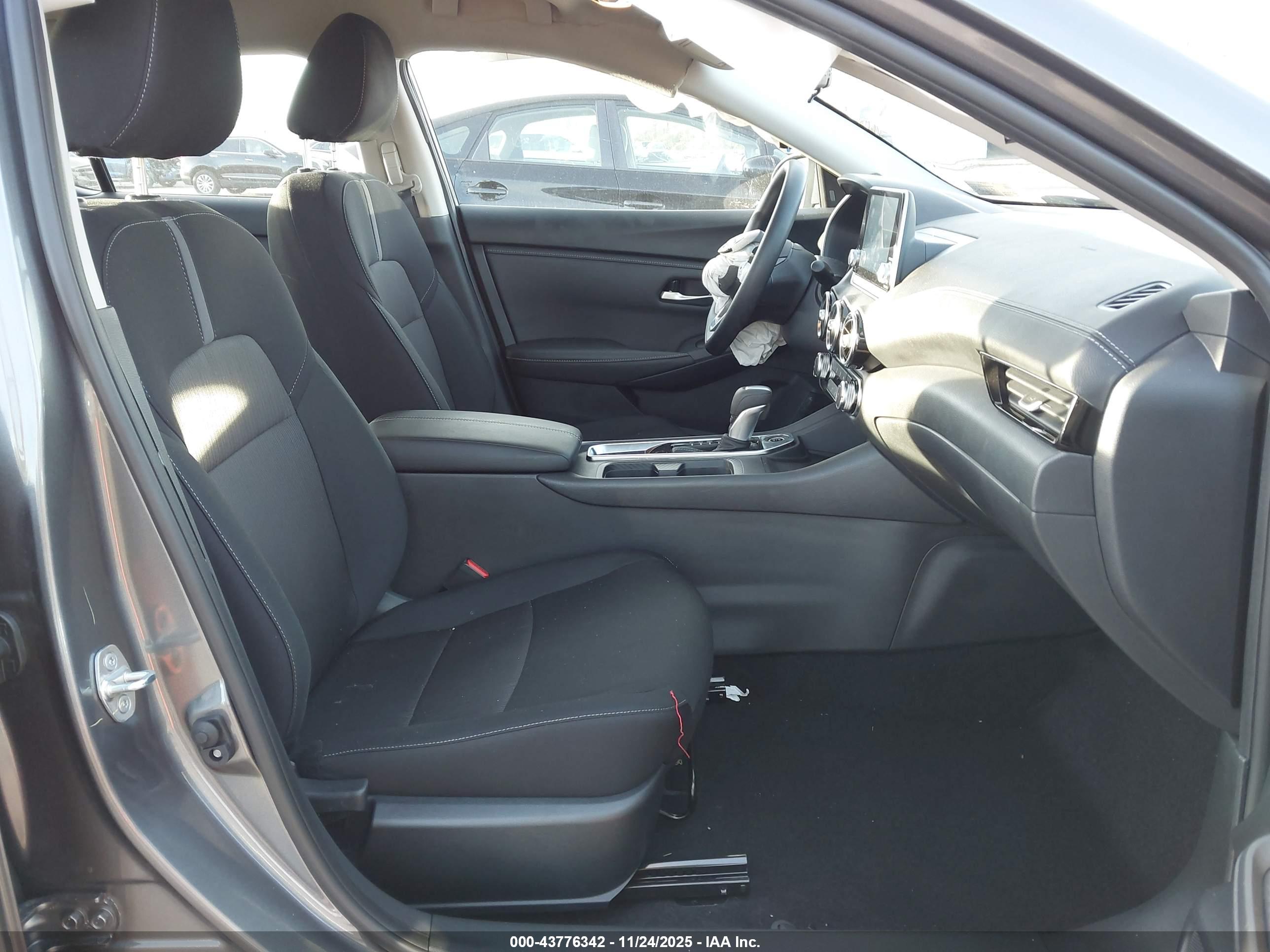 NISSAN SENTRA image 5