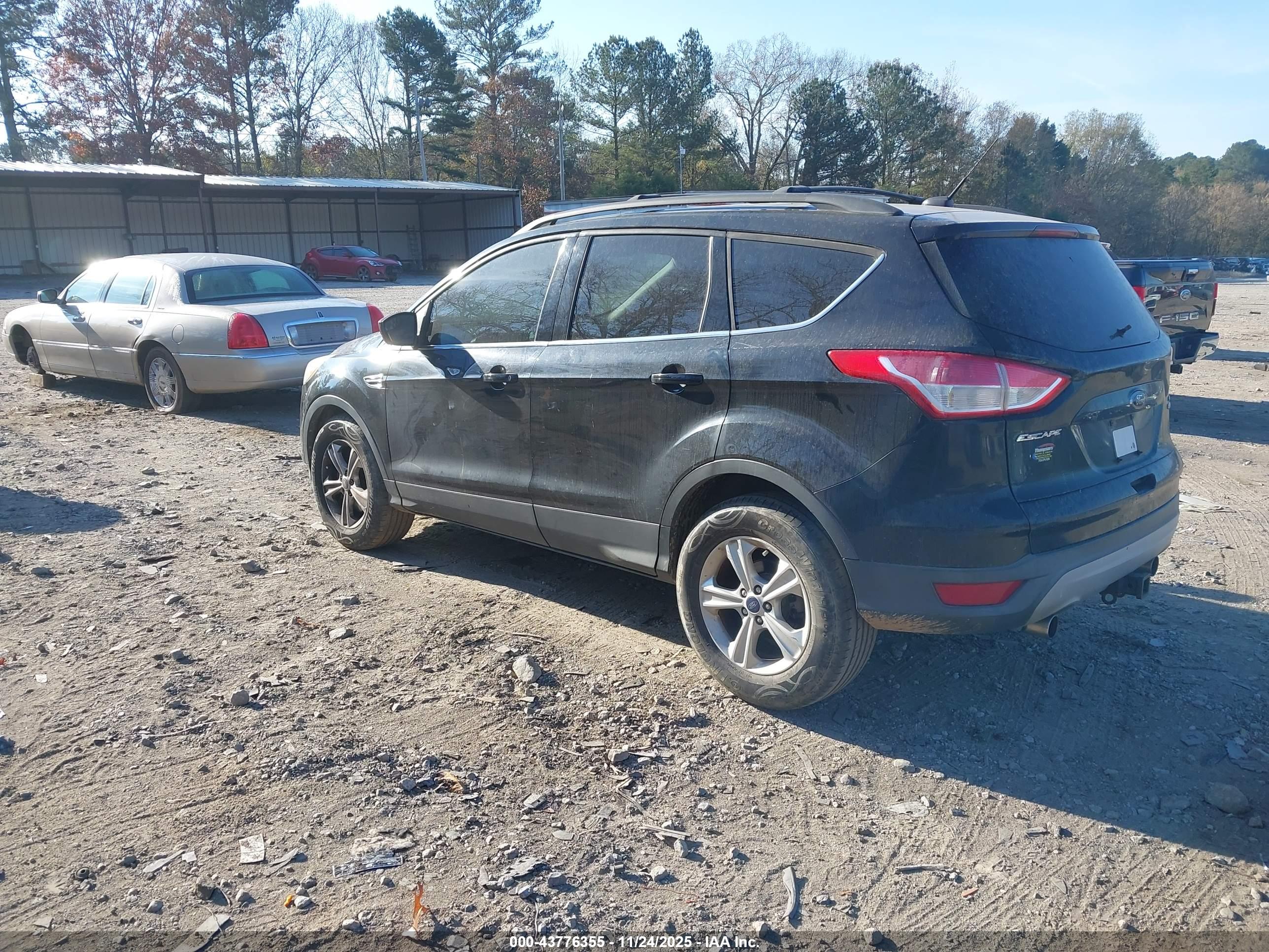 FORD ESCAPE image 3