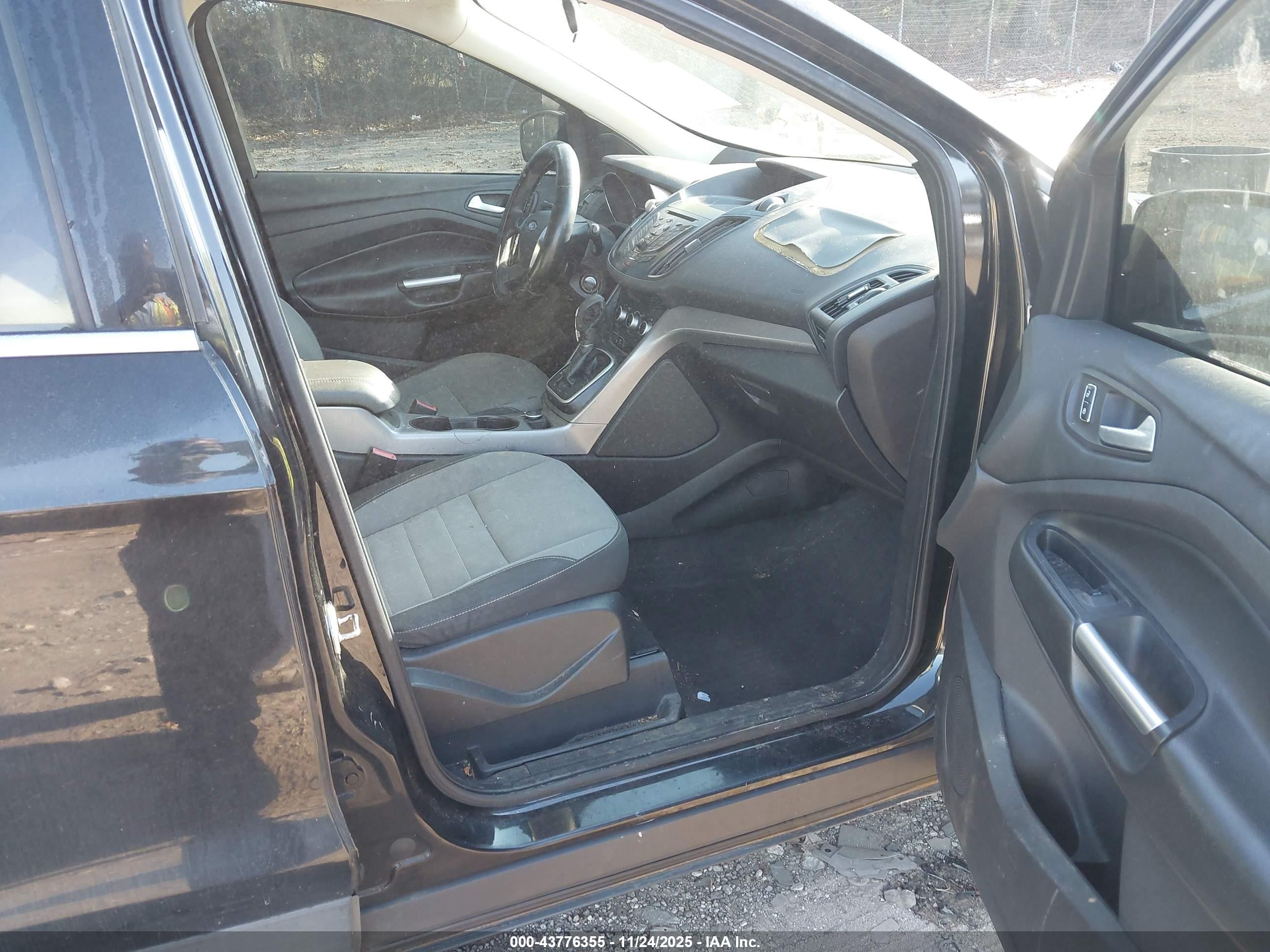 FORD ESCAPE image 5