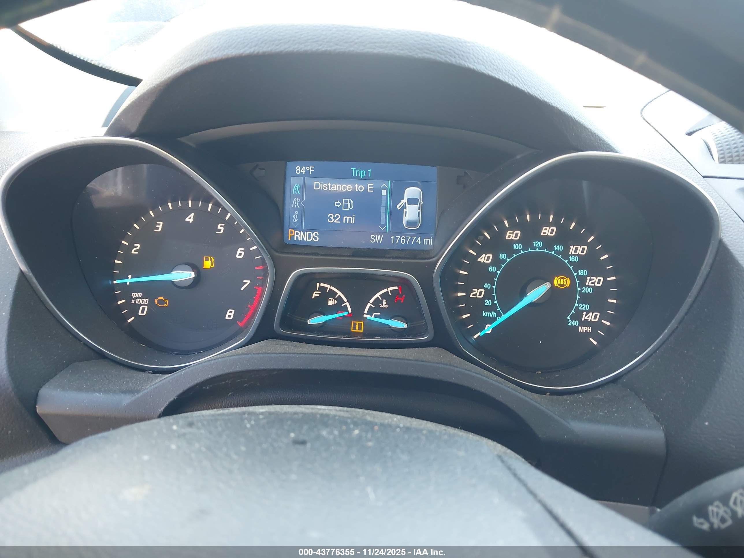FORD ESCAPE image 7