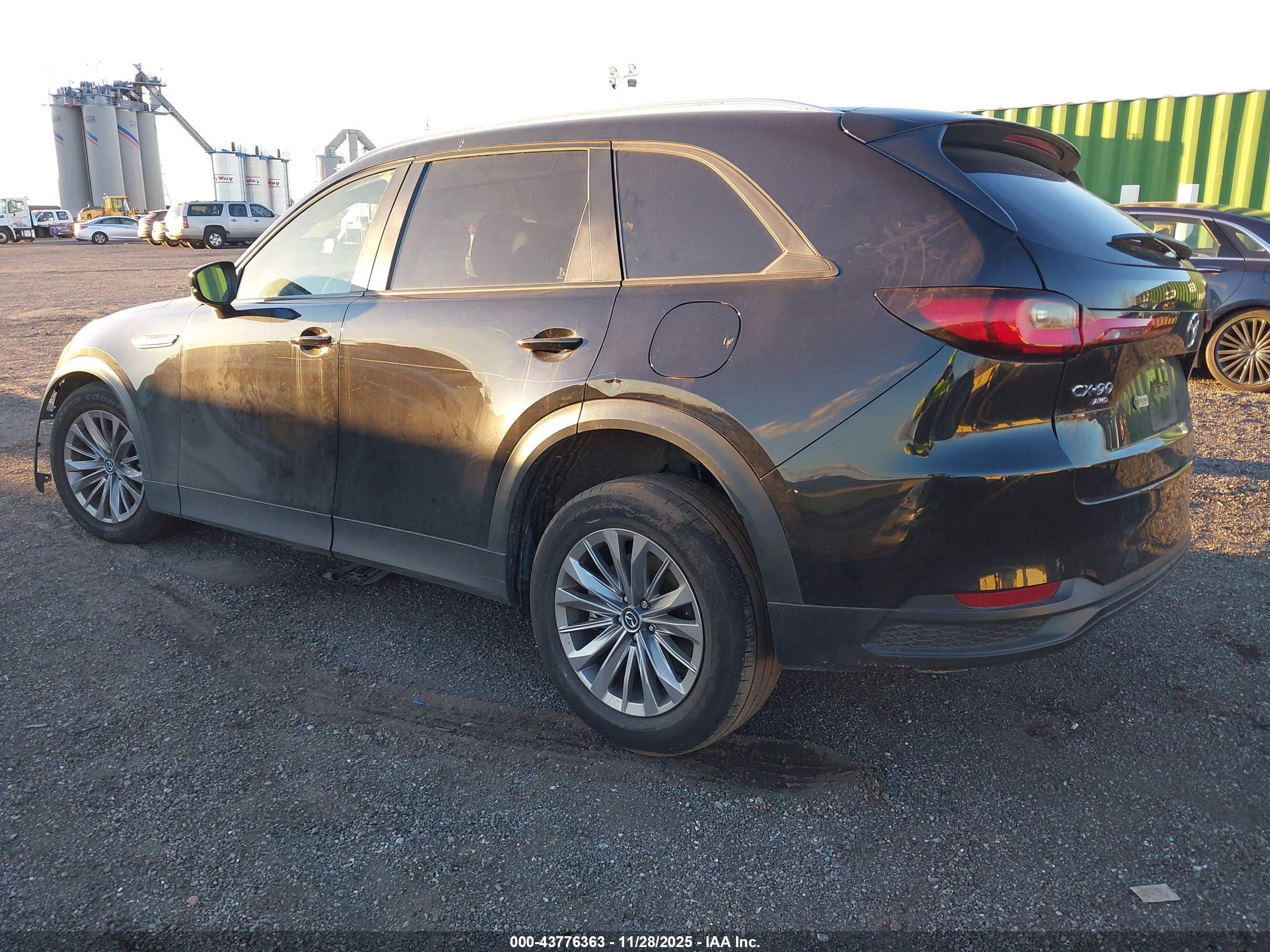 MAZDA CX-90 image 3