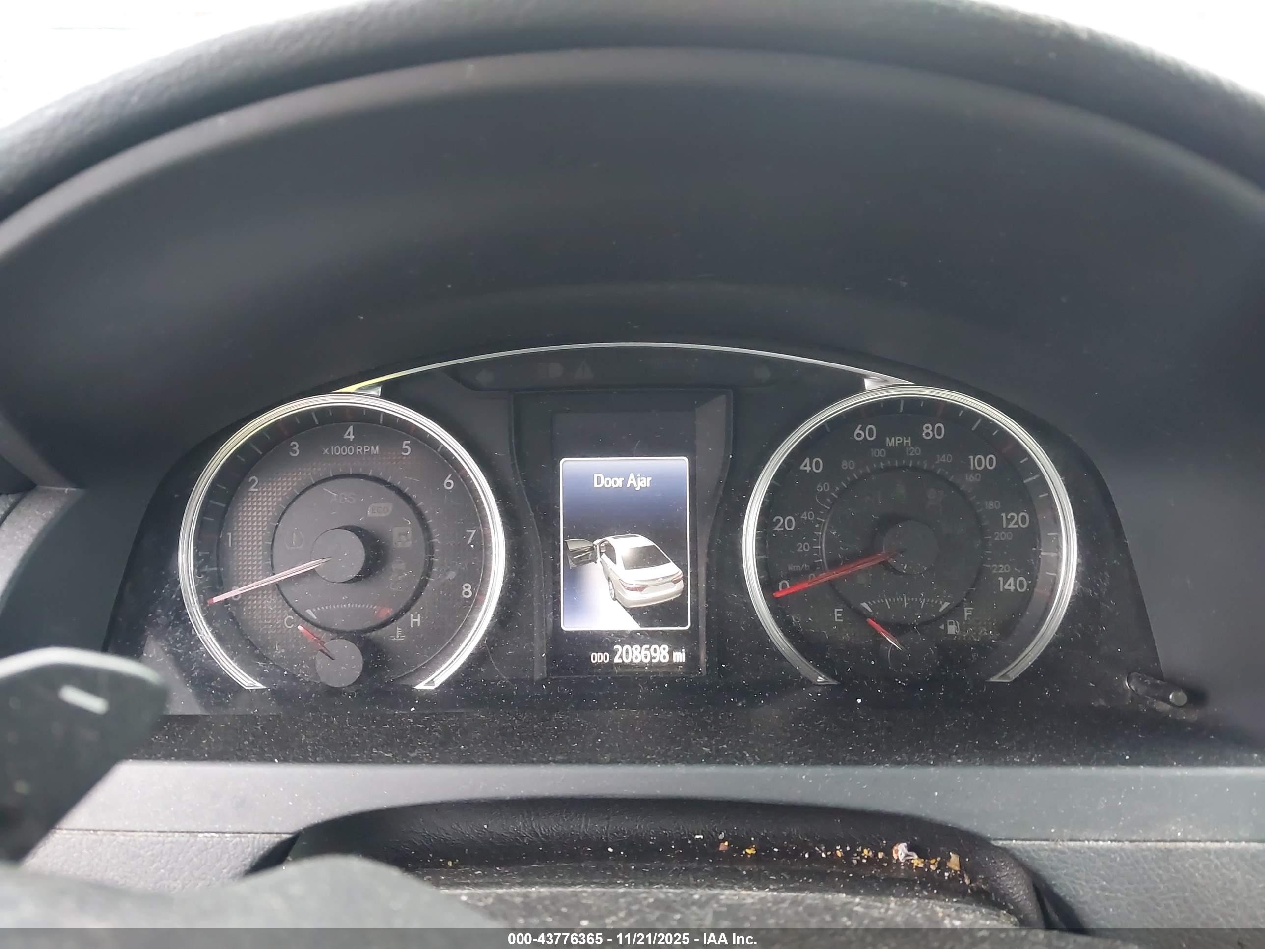 TOYOTA CAMRY image 7