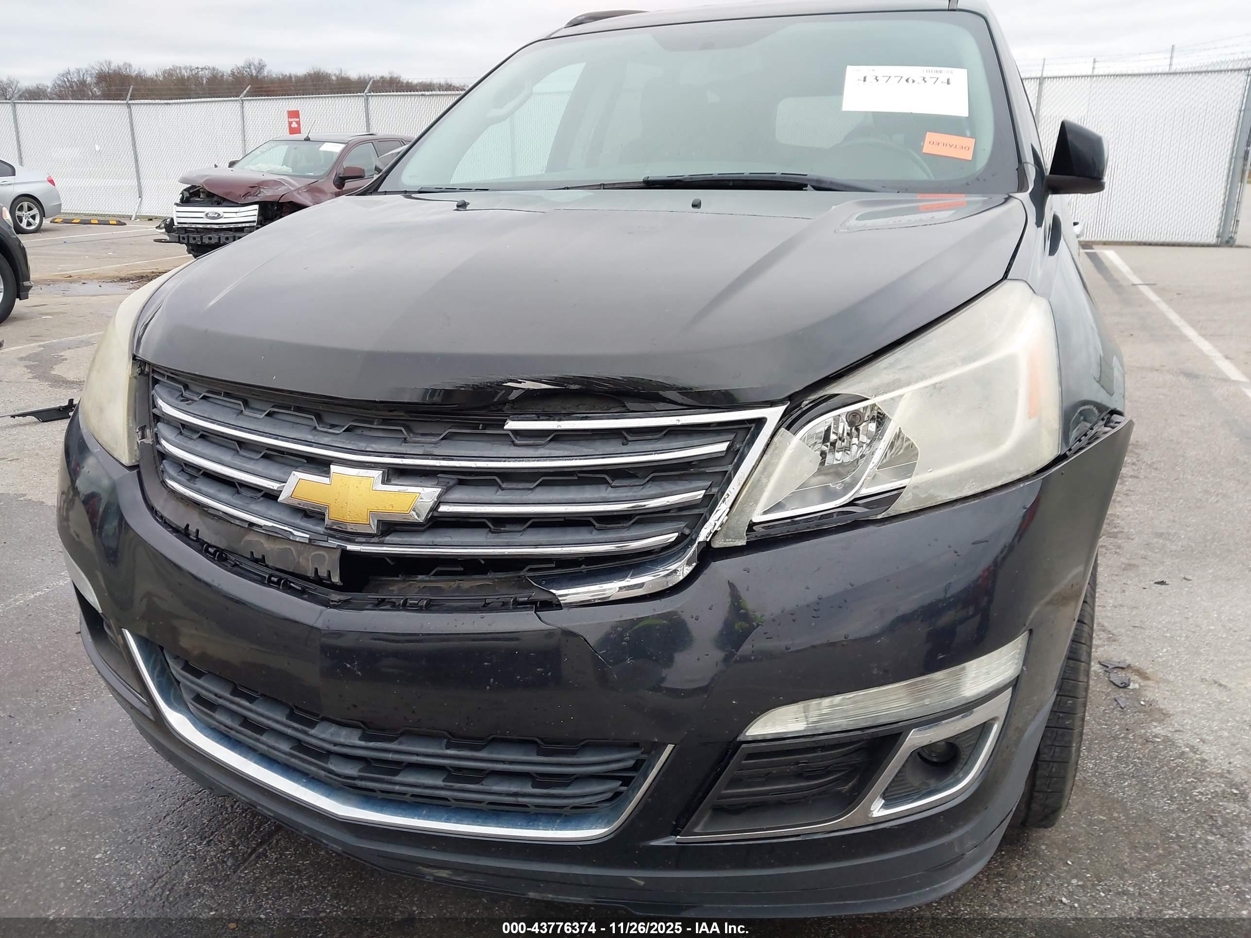 CHEVROLET TRAVERSE image 6