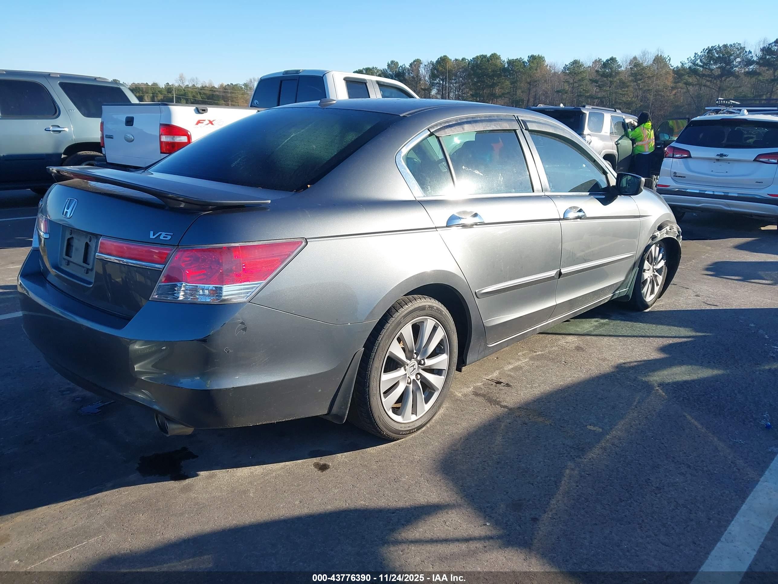 HONDA ACCORD image 4