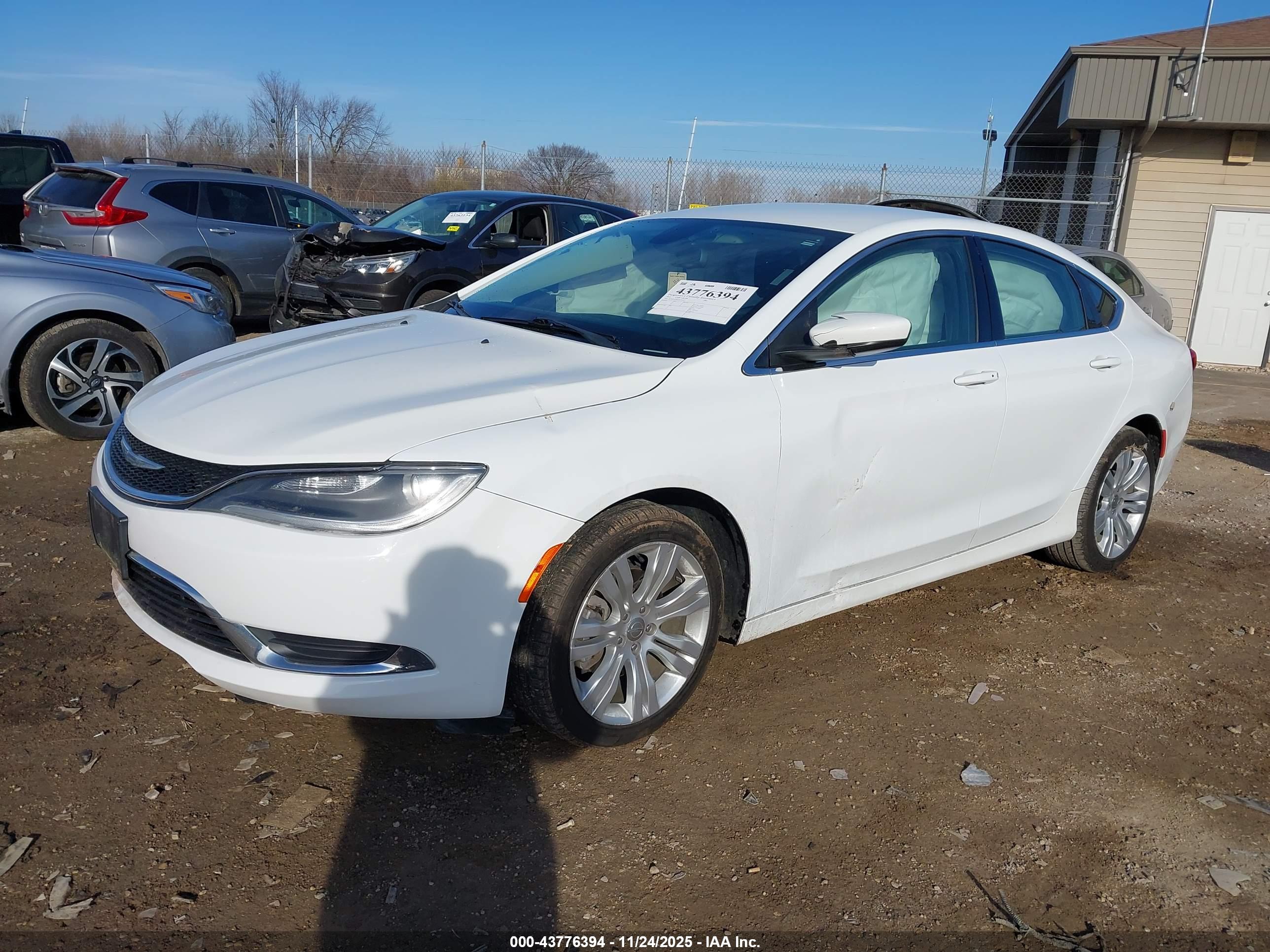 CHRYSLER 200 image 2
