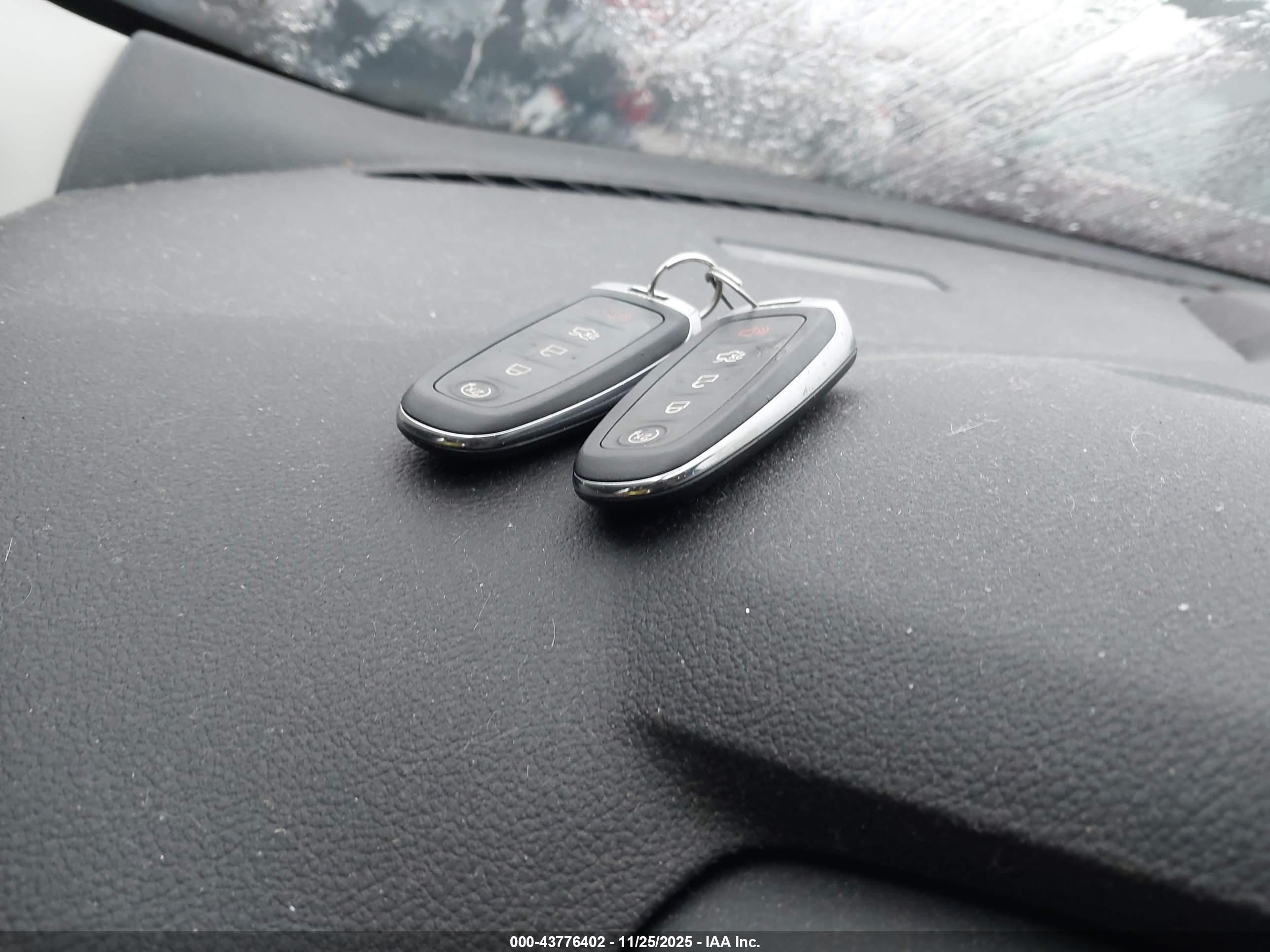 FORD ESCAPE image 11