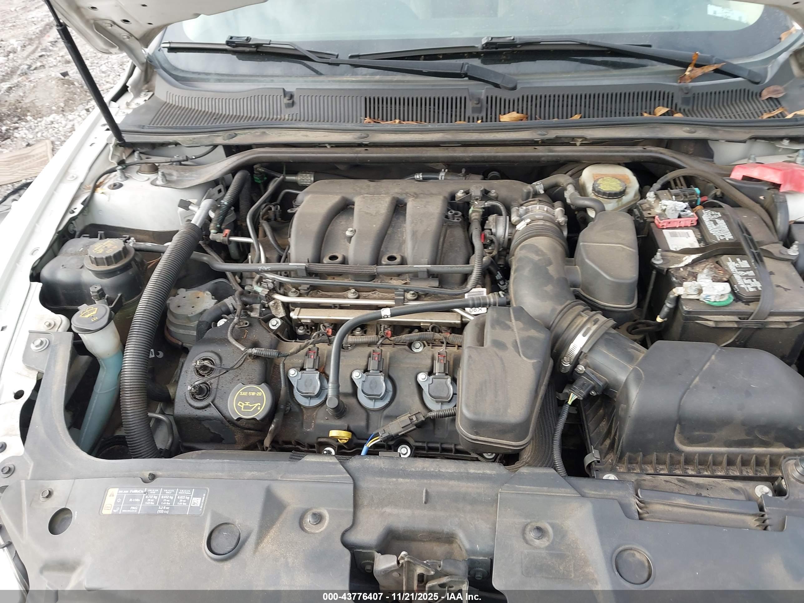 FORD TAURUS image 10