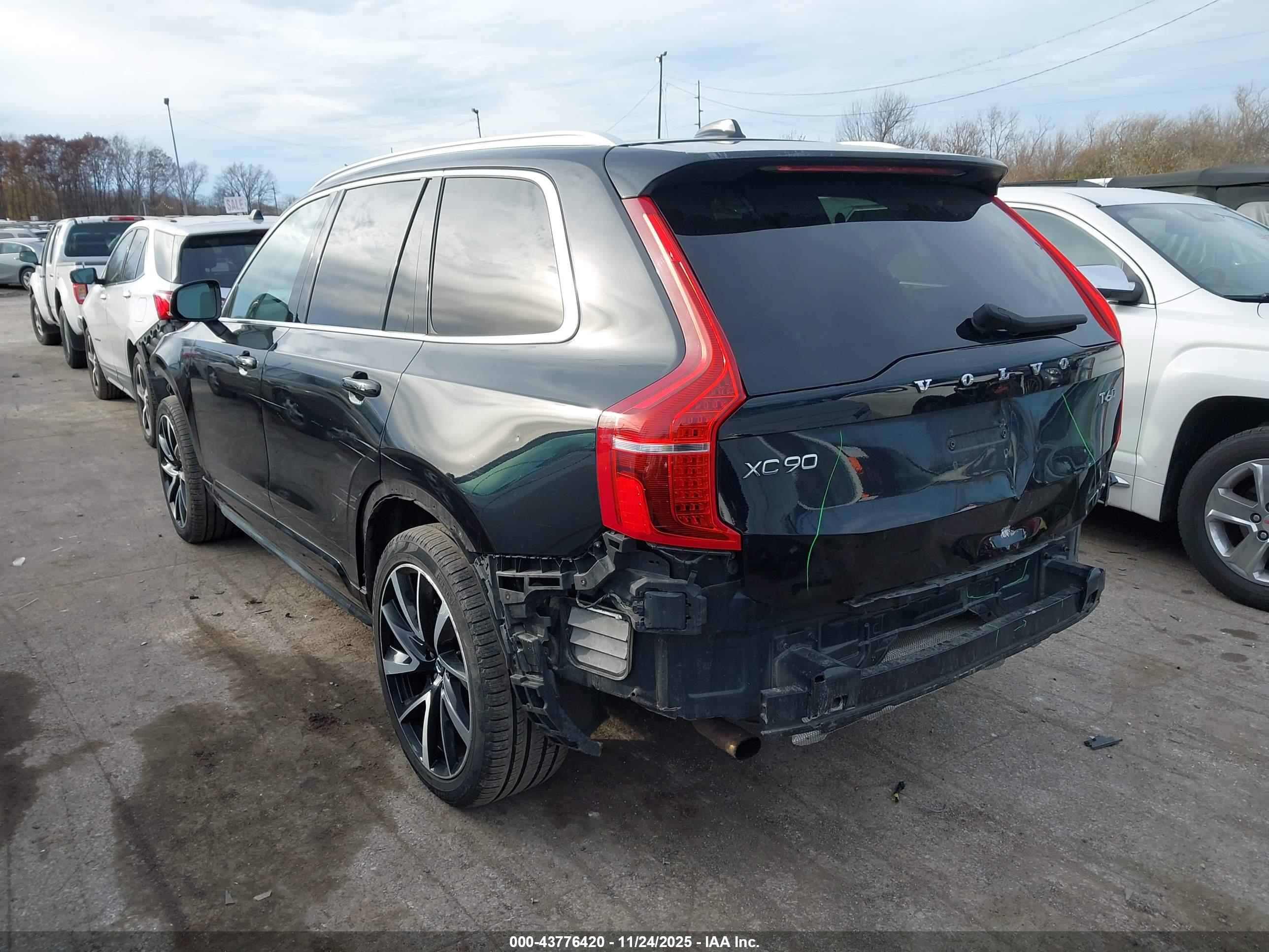 VOLVO XC90 image 3