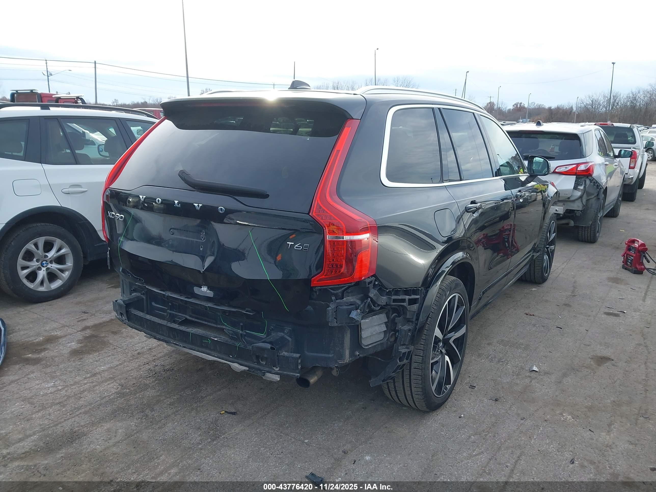 VOLVO XC90 image 4