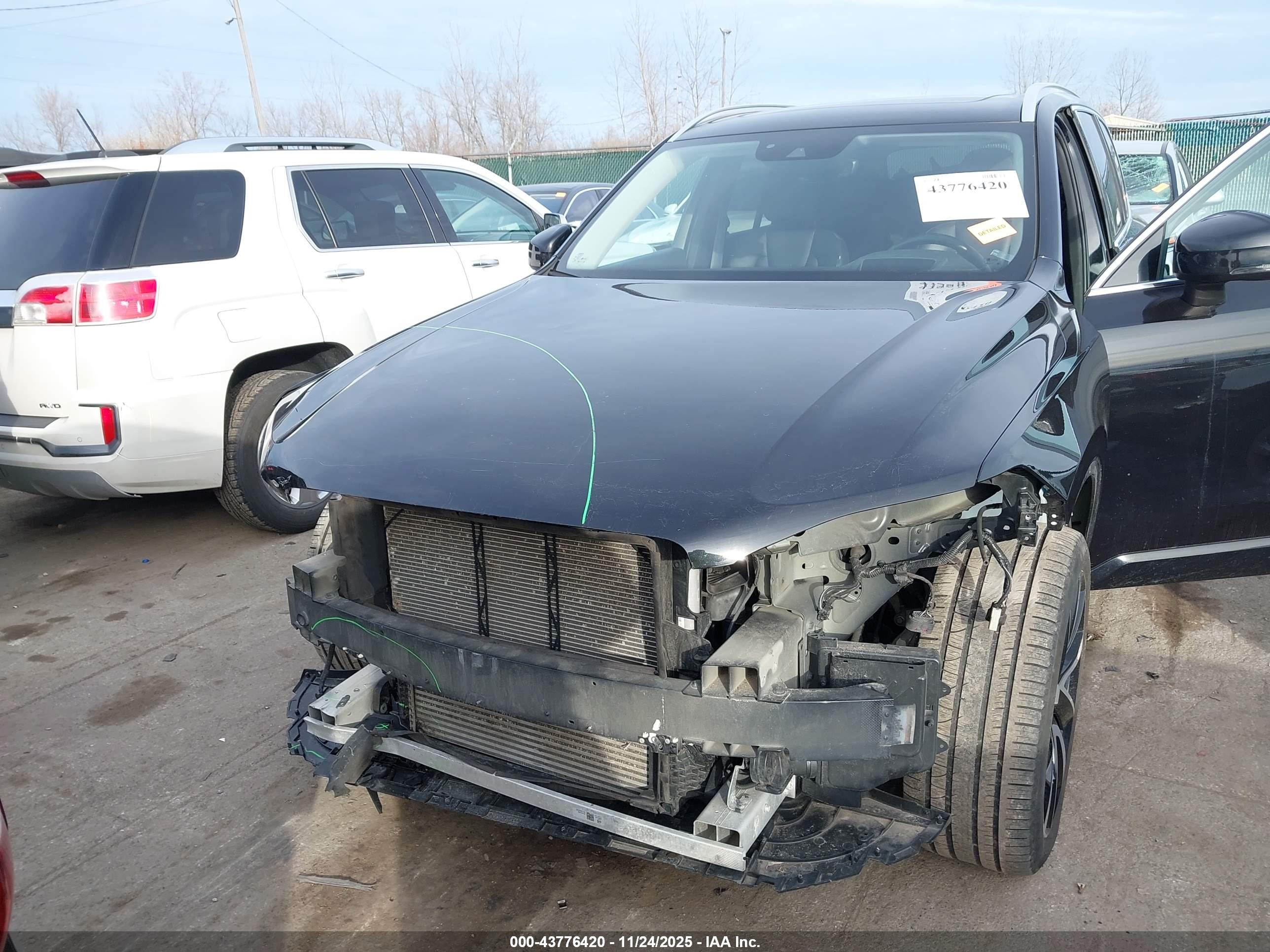 VOLVO XC90 image 6