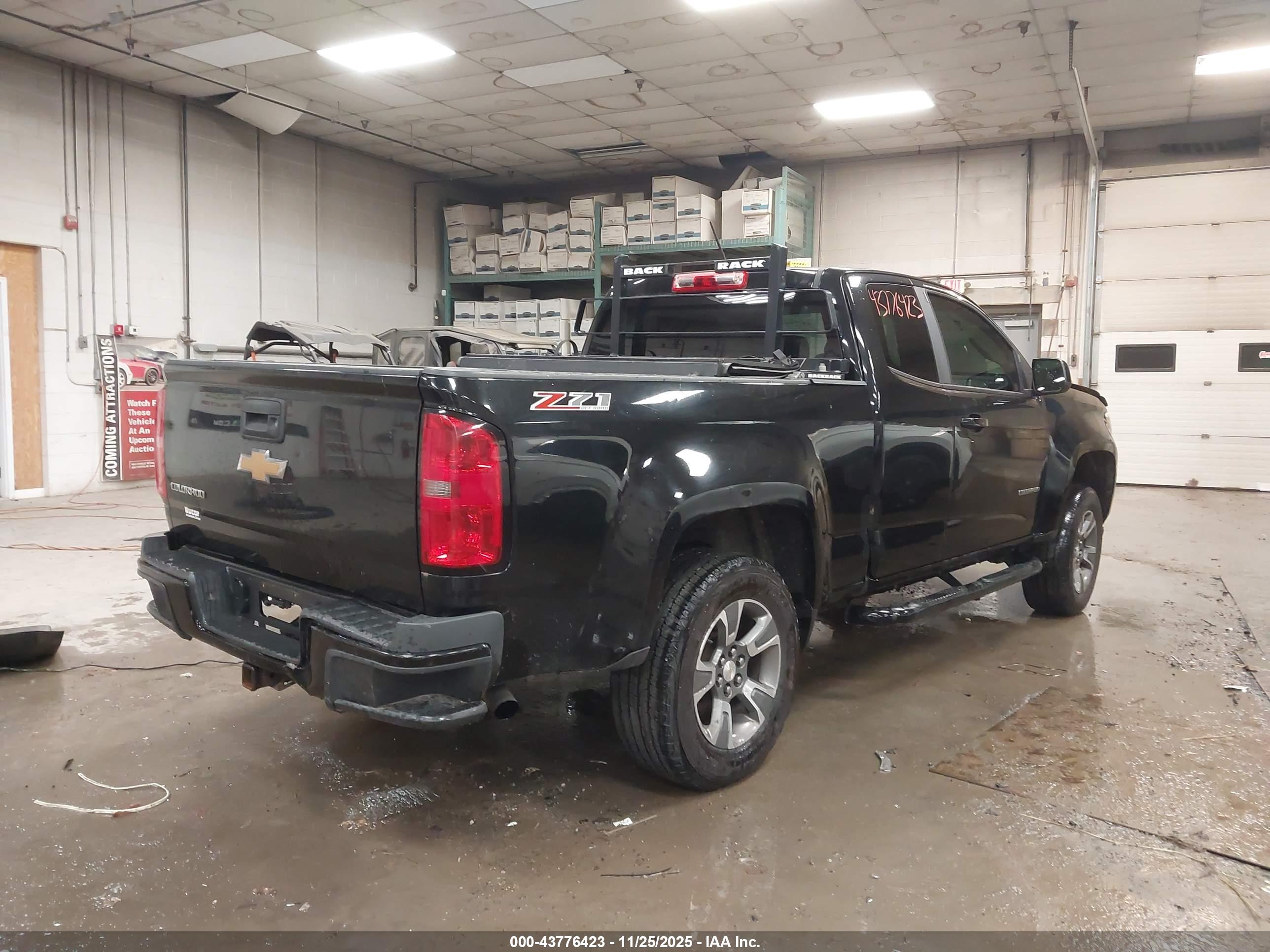 CHEVROLET COLORADO image 4