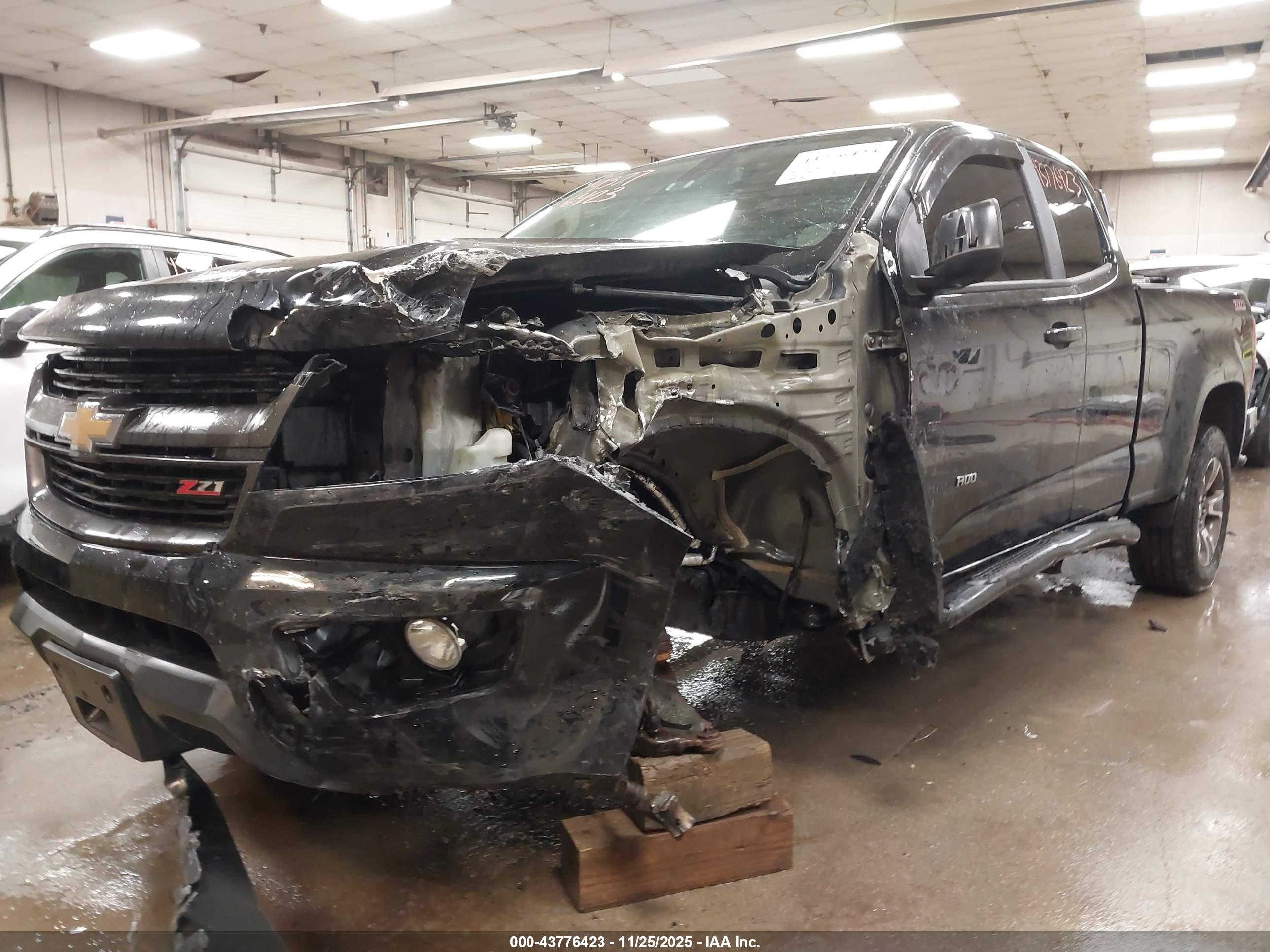 CHEVROLET COLORADO image 6